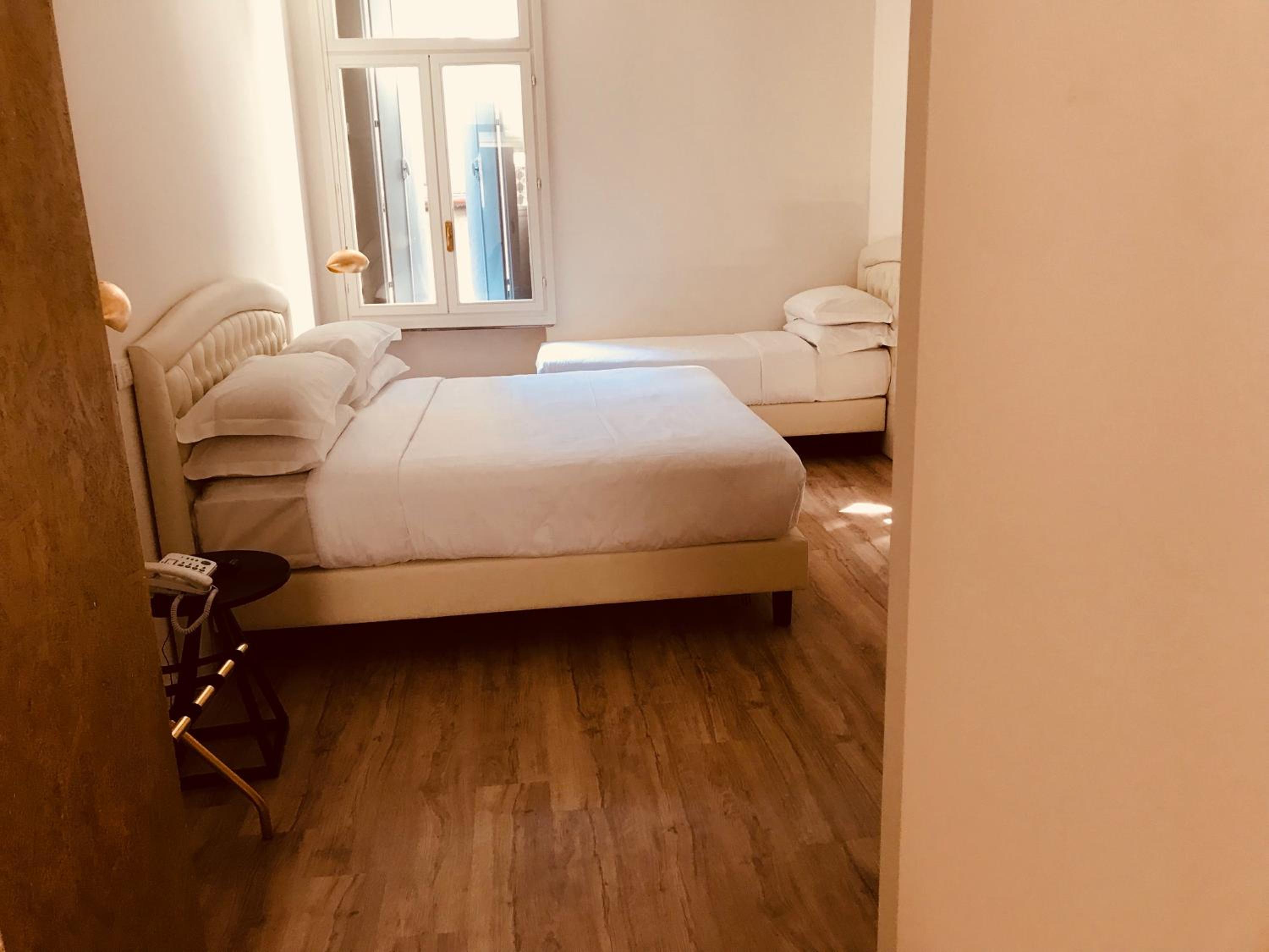 Deluxe Triple Room - Photo 5