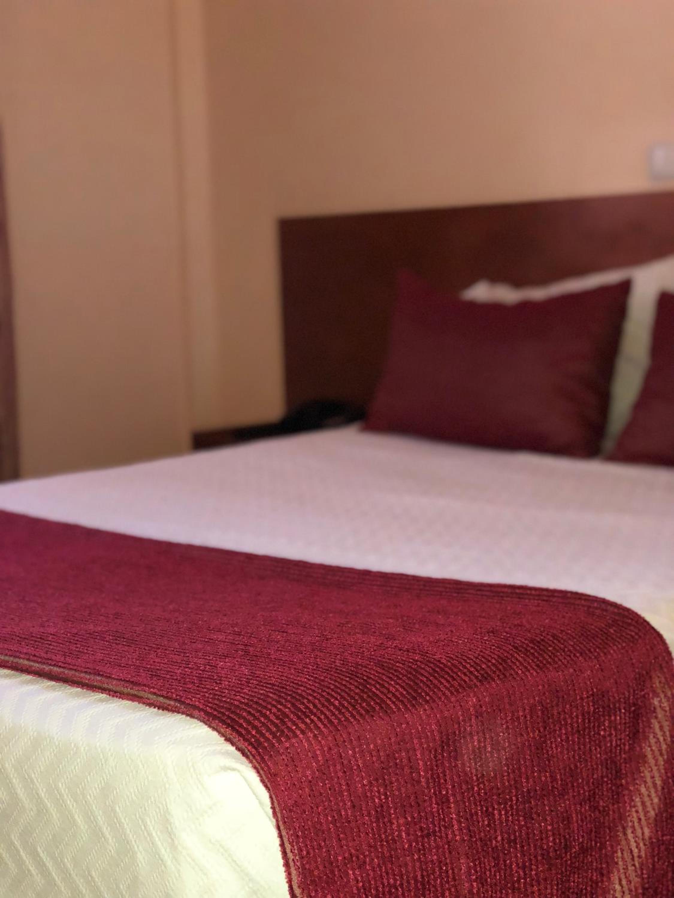 Double Room - Photo 2
