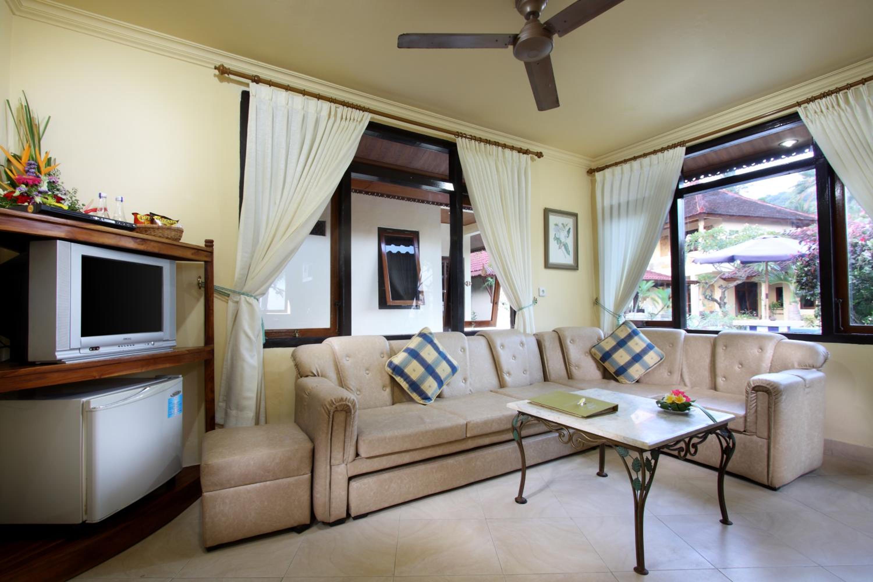 Deluxe Ocean View - Photo 2