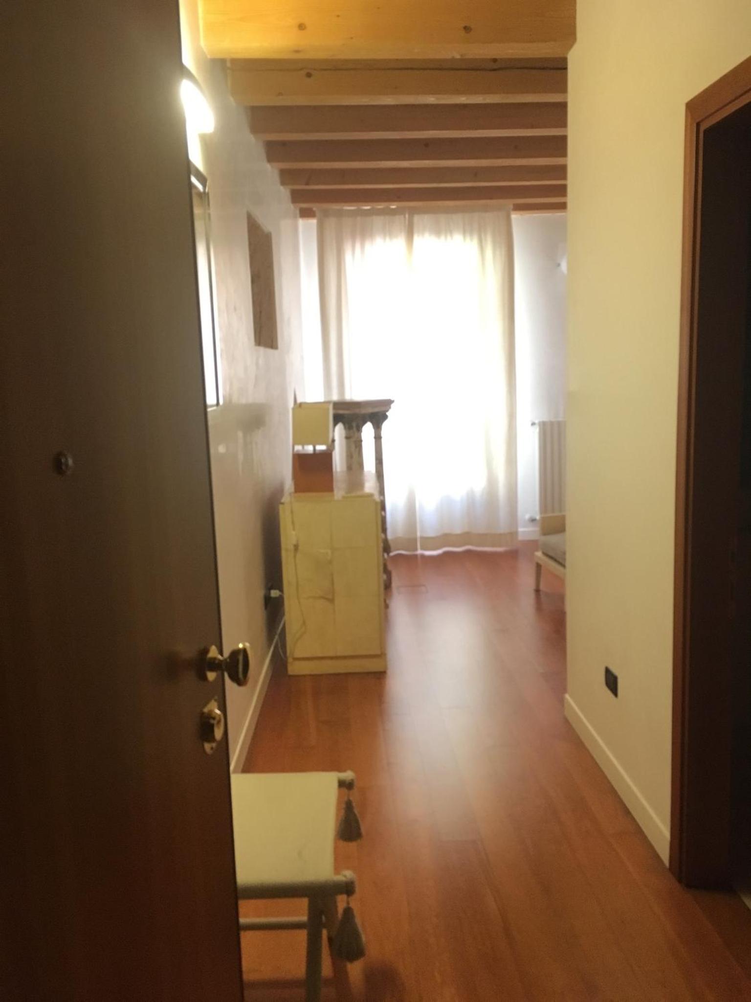 Double Room with Private Bathroom - Photo 8