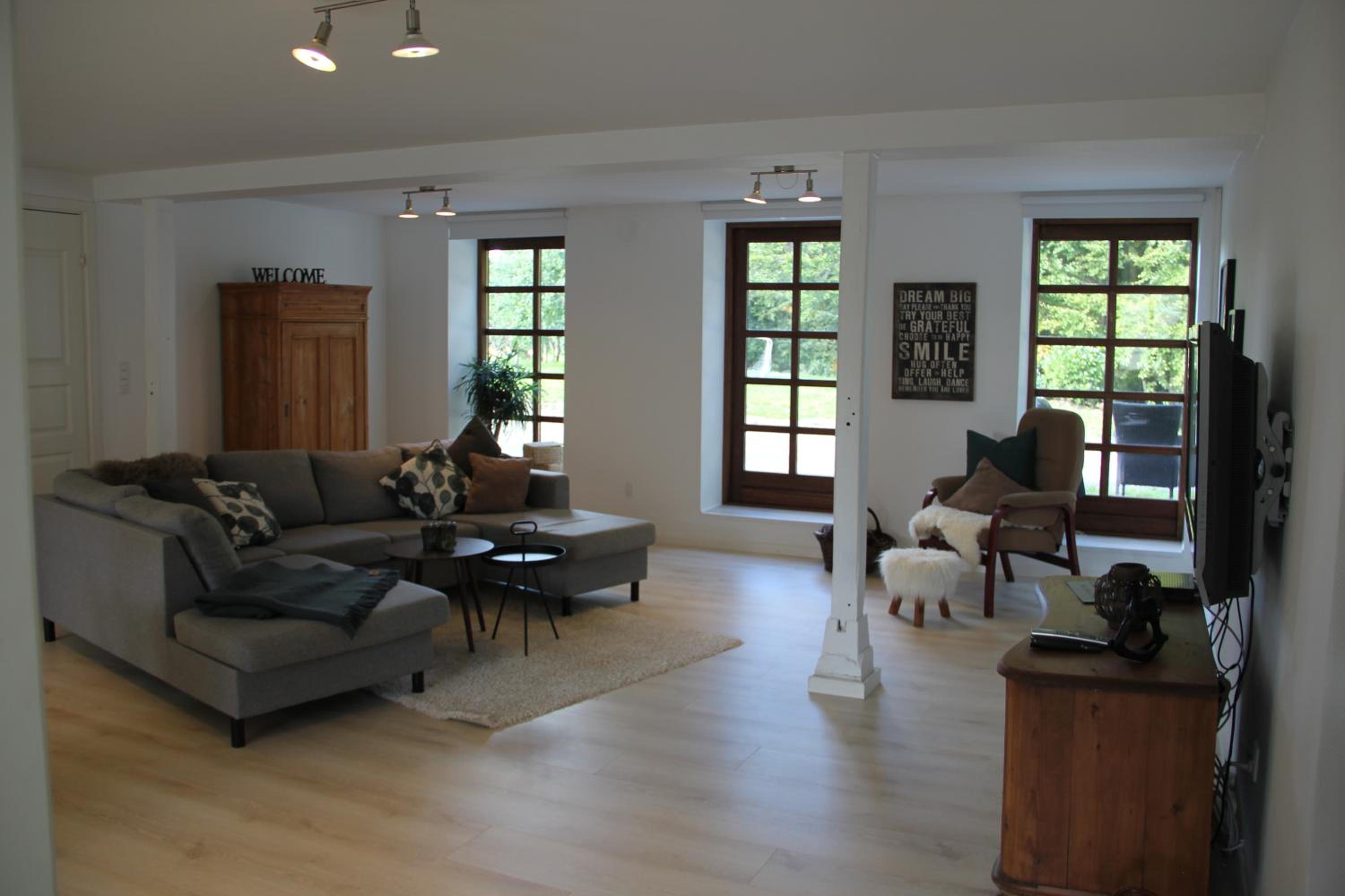 Large Two-Bedroom Apartment - Photo 1