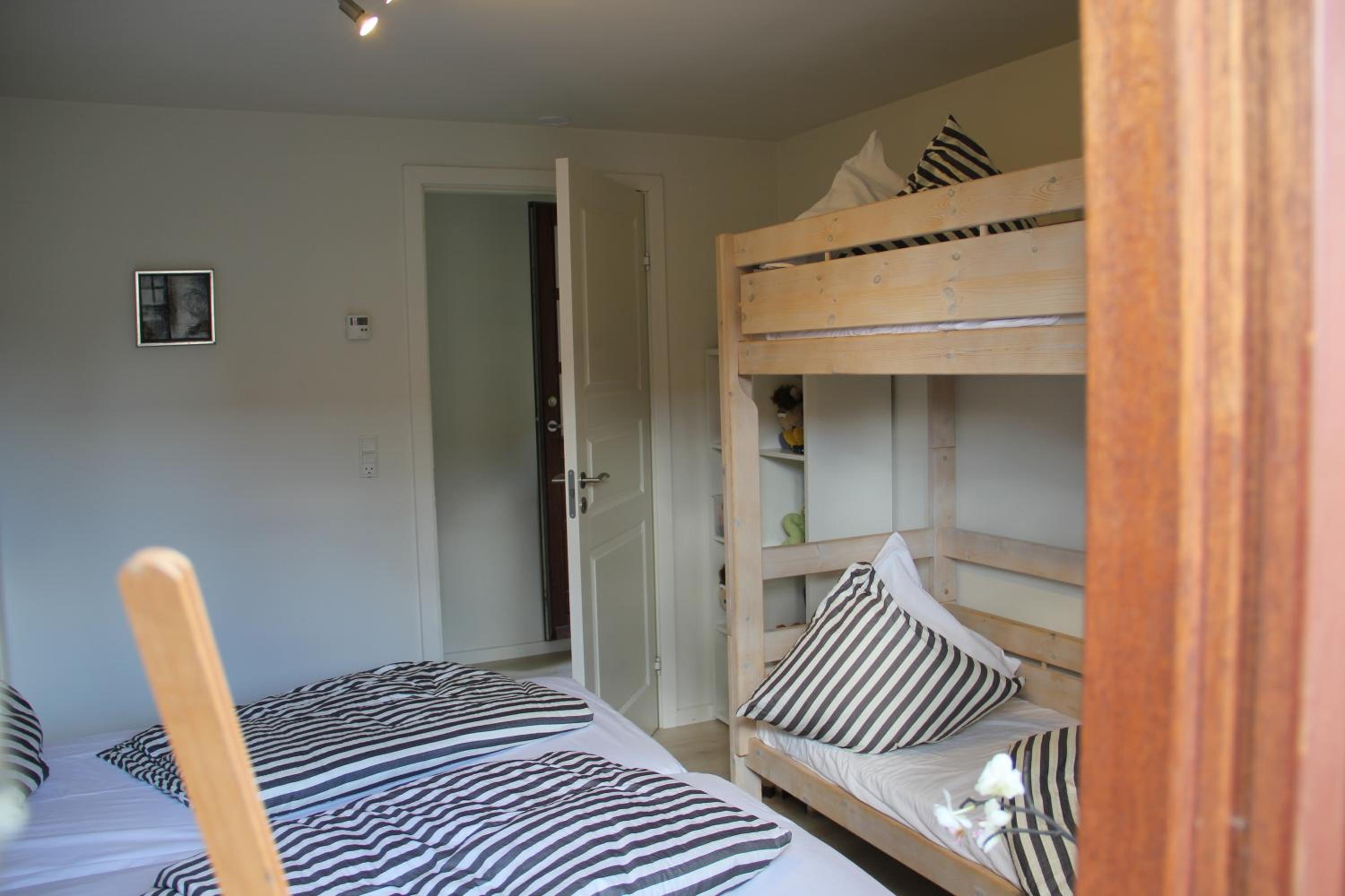 Large Two-Bedroom Apartment - Photo 6