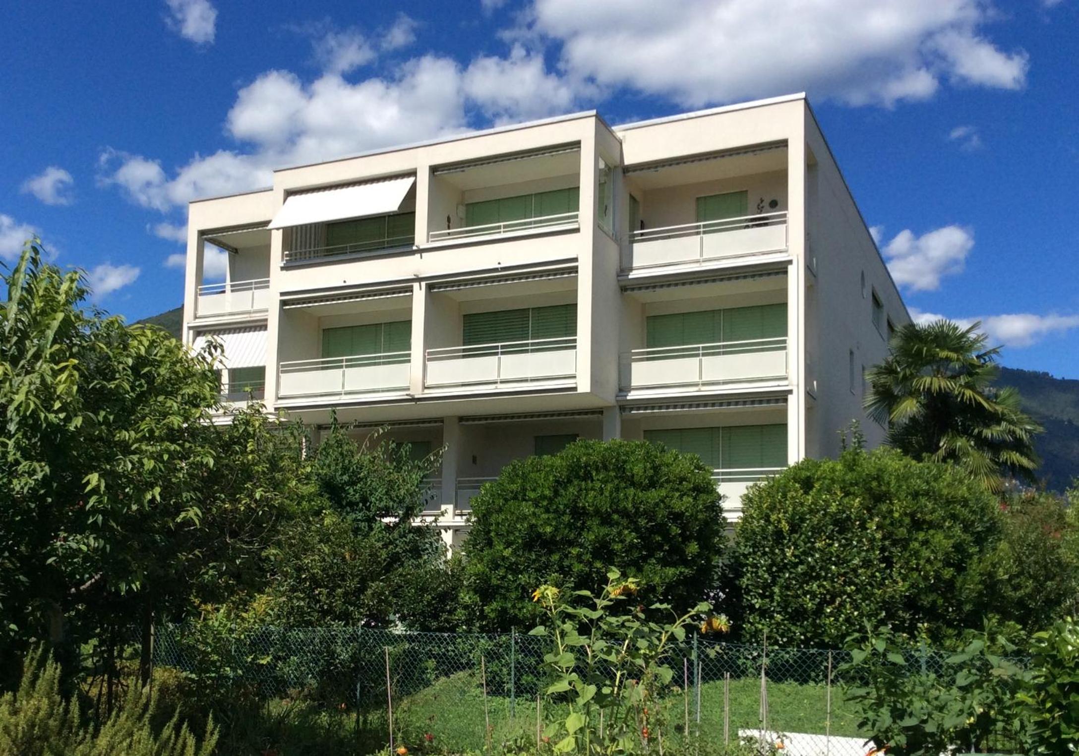 Apartment with Balcony photo 2