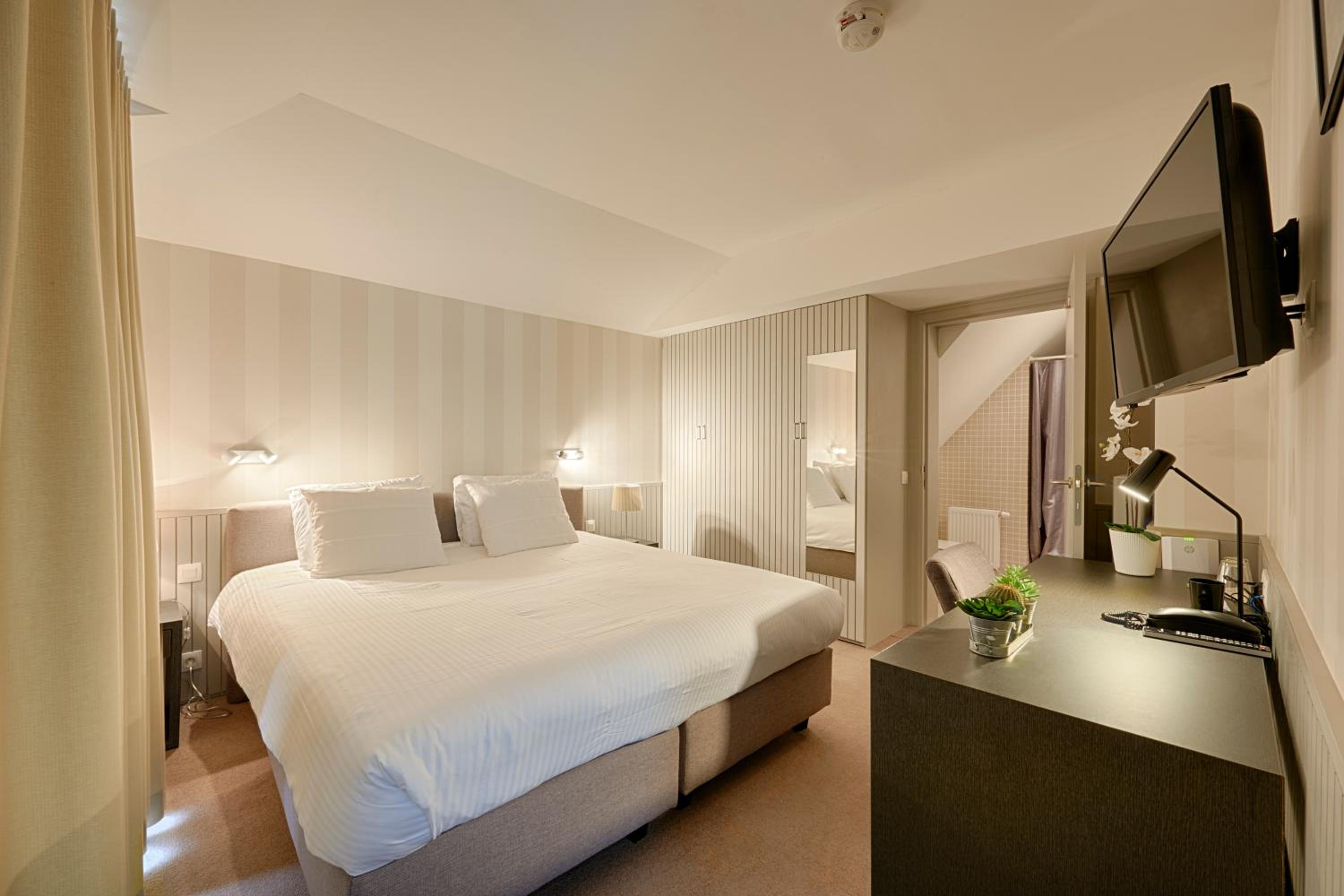 Deluxe Double Room - Photo 5