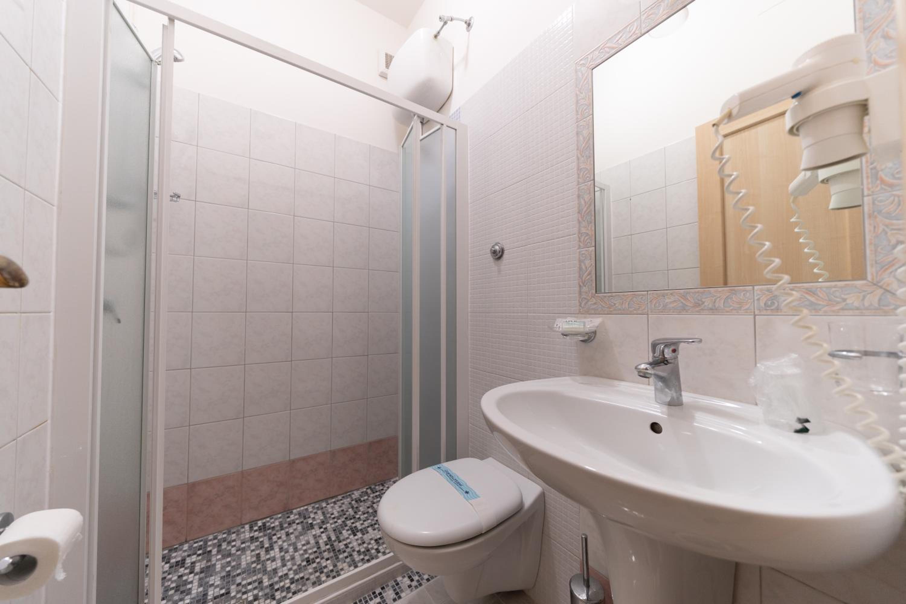 Small Double Room photo 2