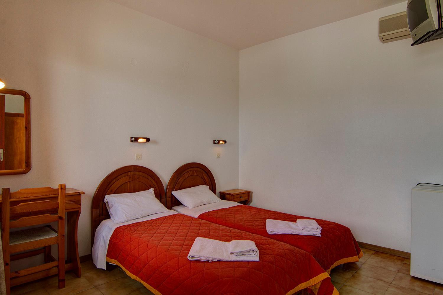 Twin Room - Photo 1