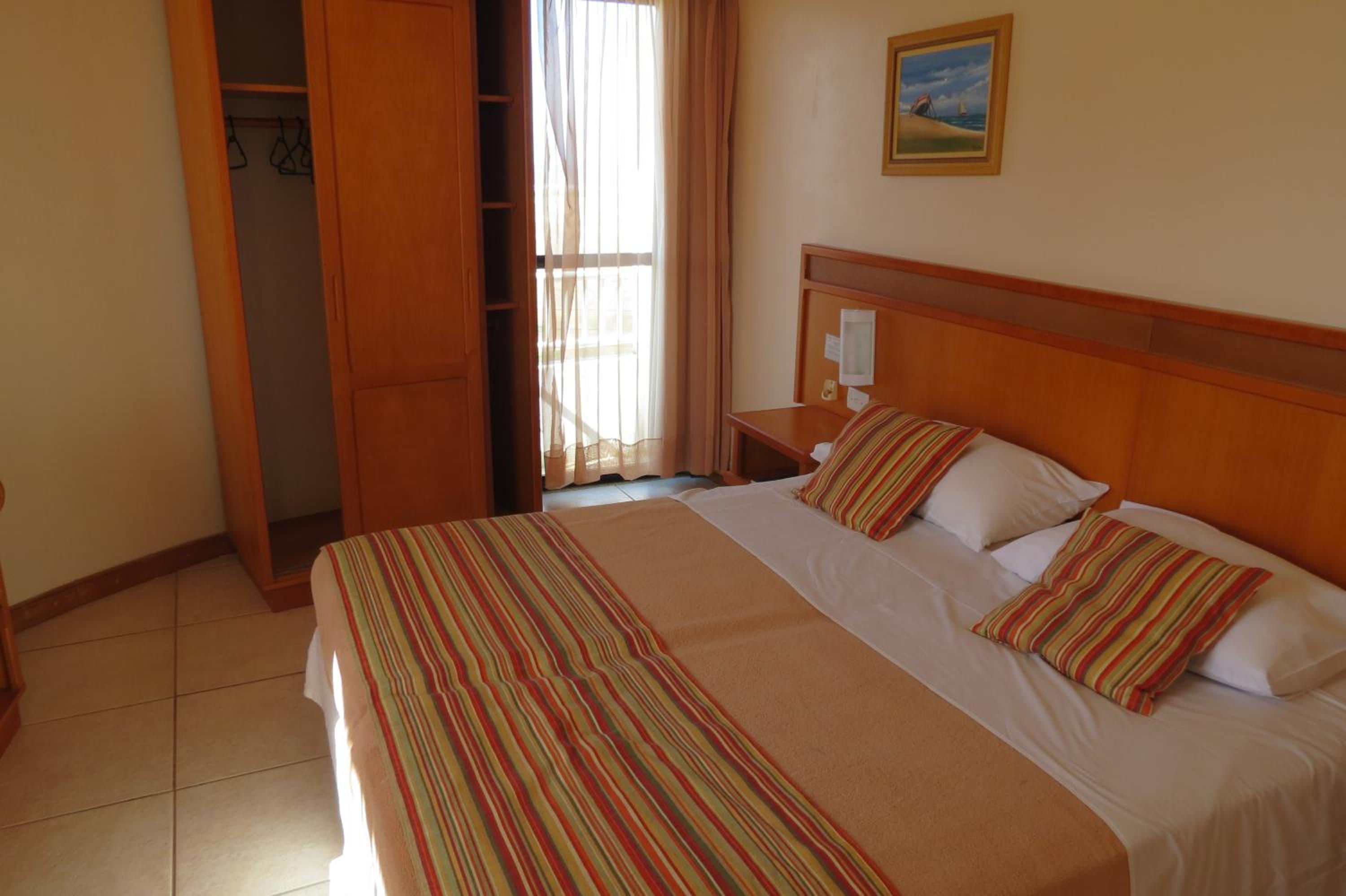 Standard Triple Room with City View photo 1