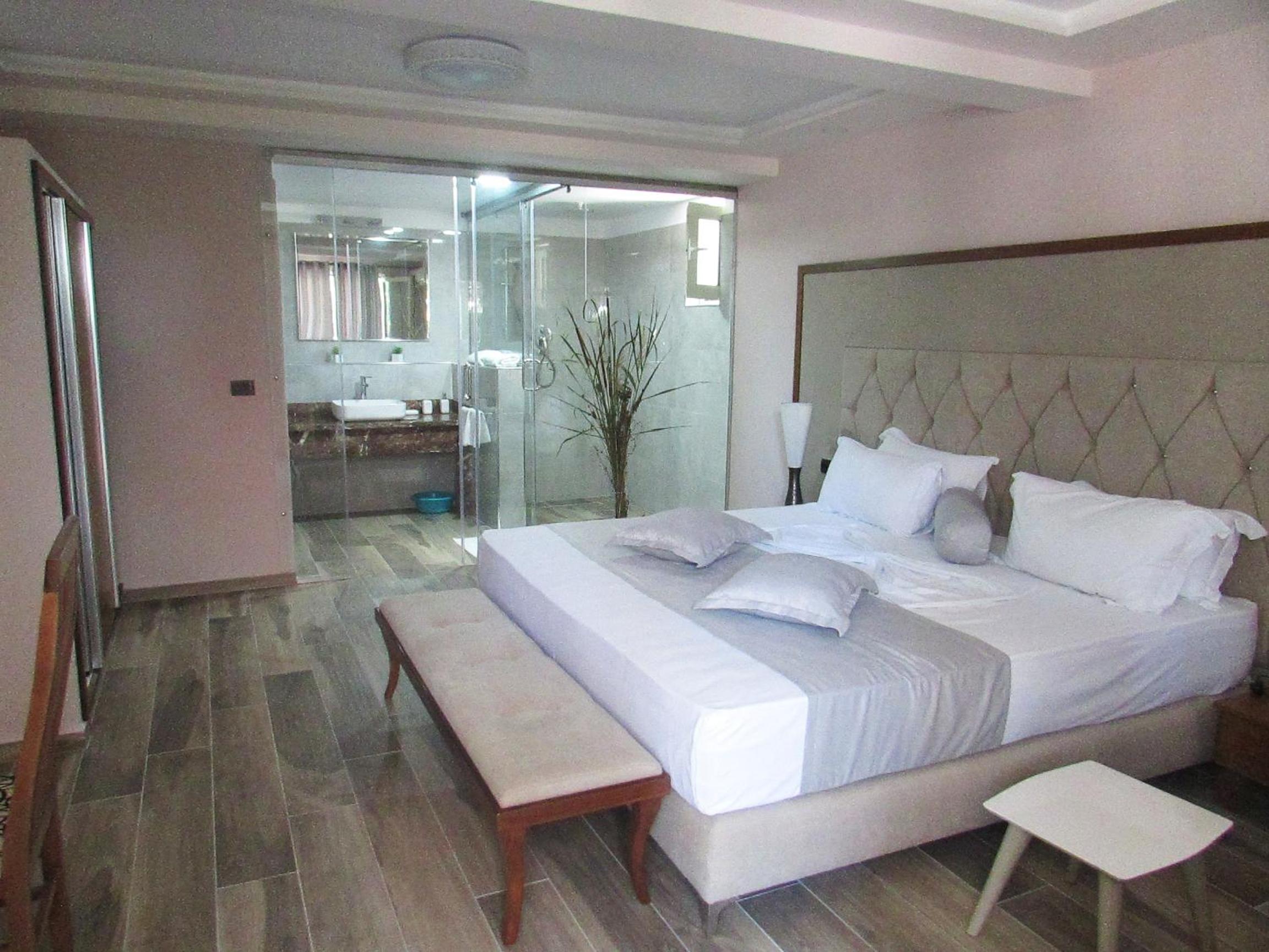 Suite photo 1