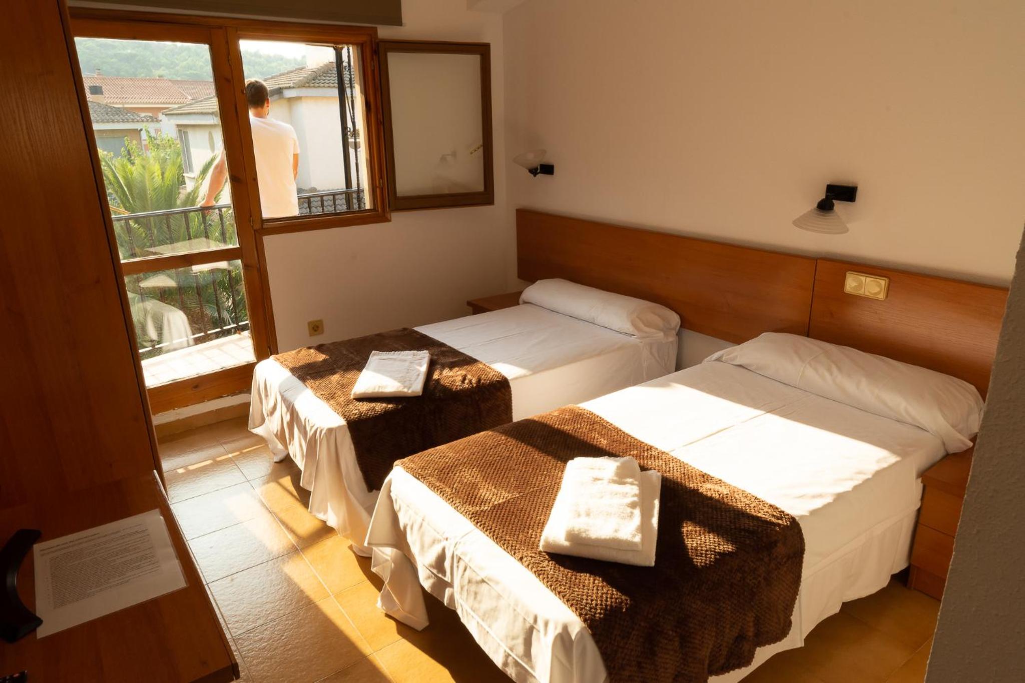 Twin Room - Photo 1