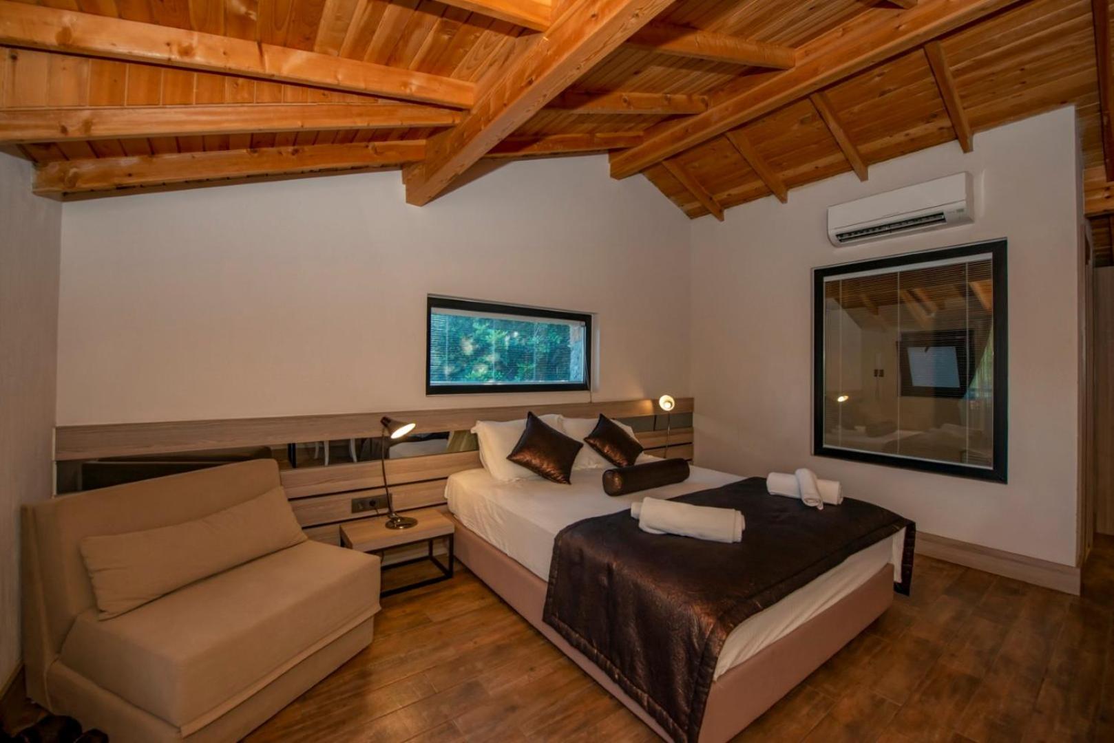 Deluxe Double Room with Mountain View photo 3