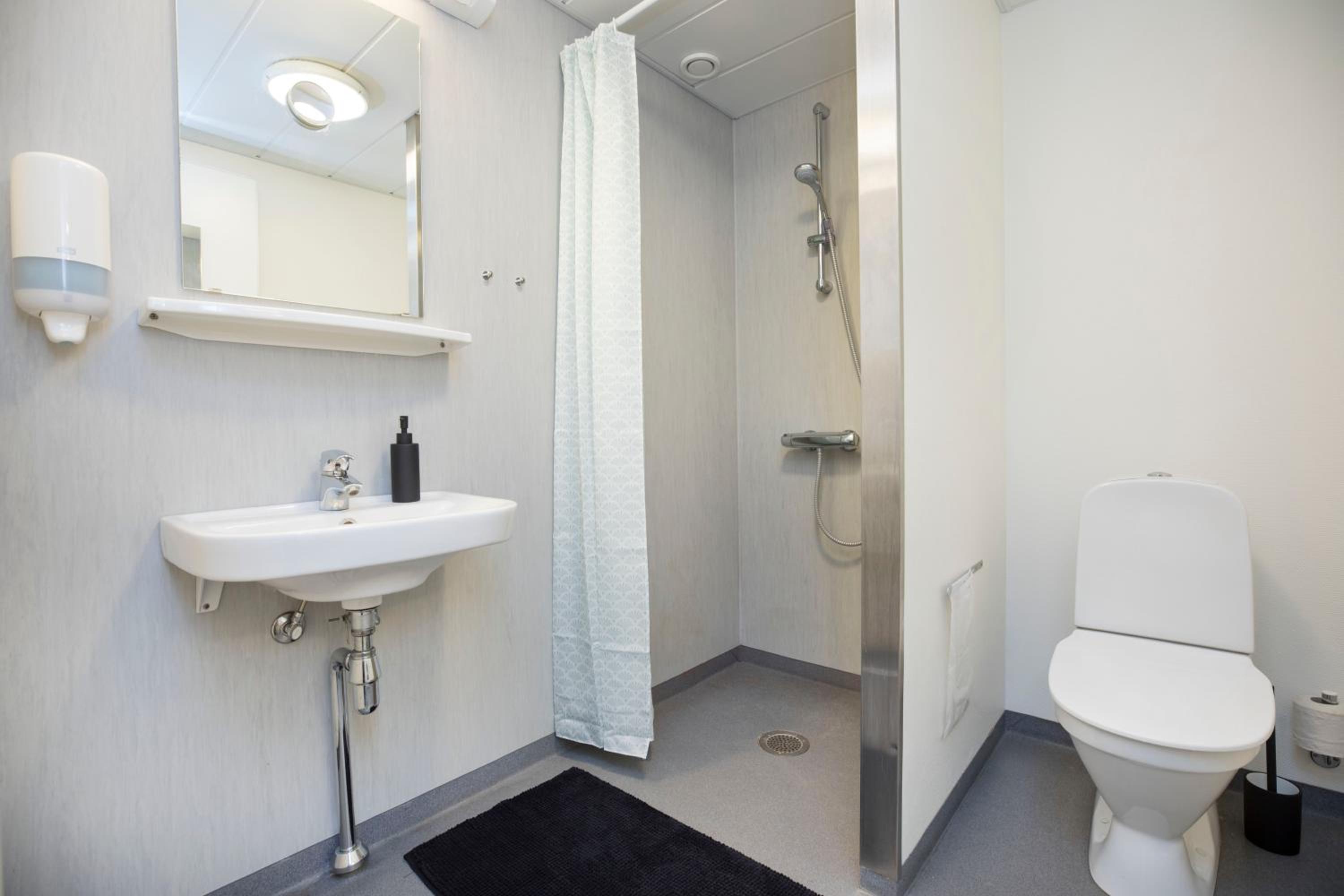 Double or Twin Room - Photo 5