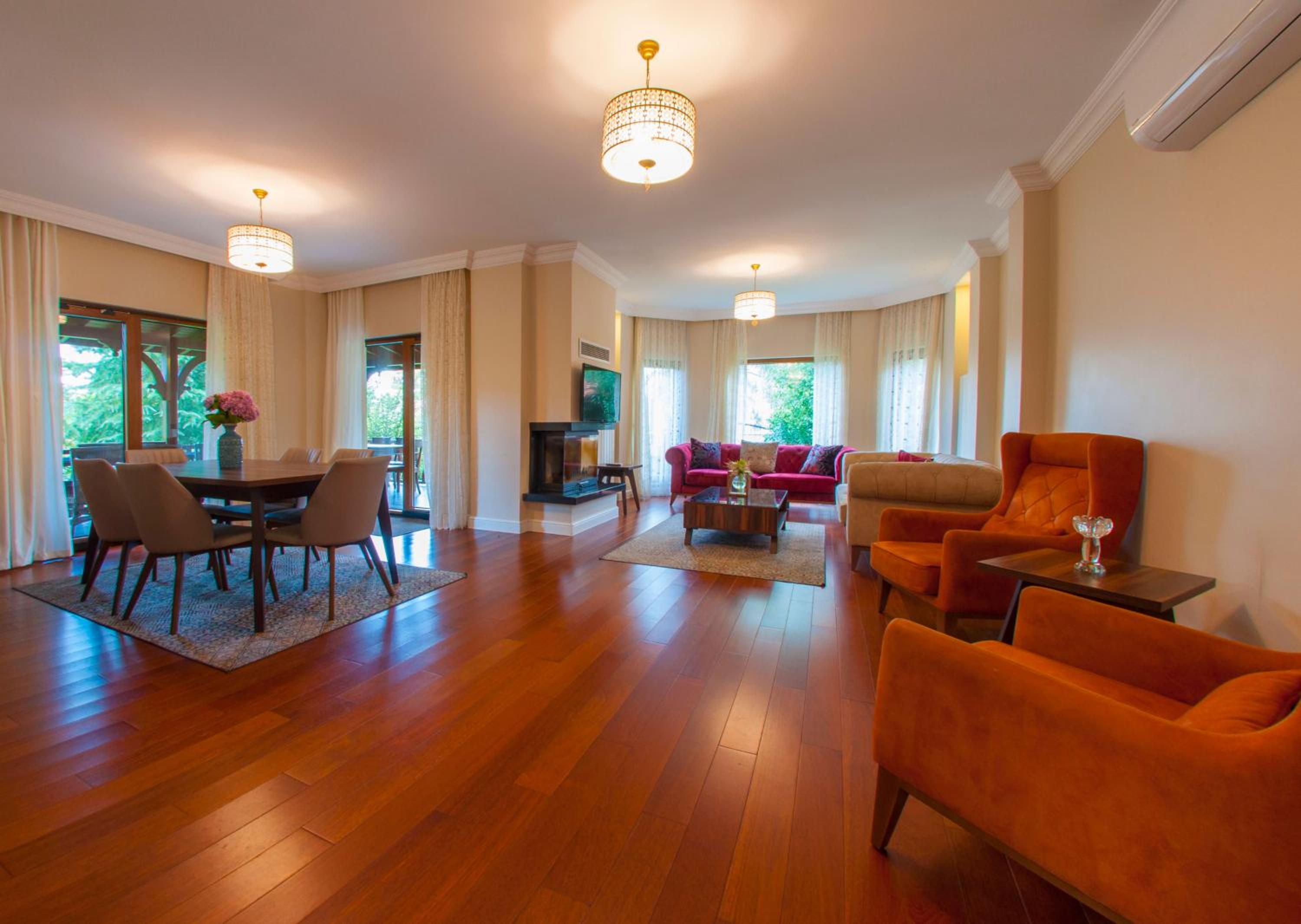Villa Deluxe