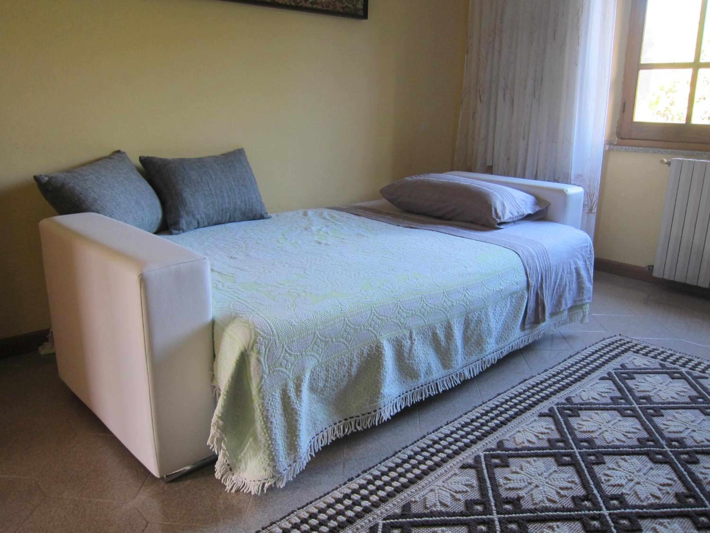 Three-Bedroom House photo 3