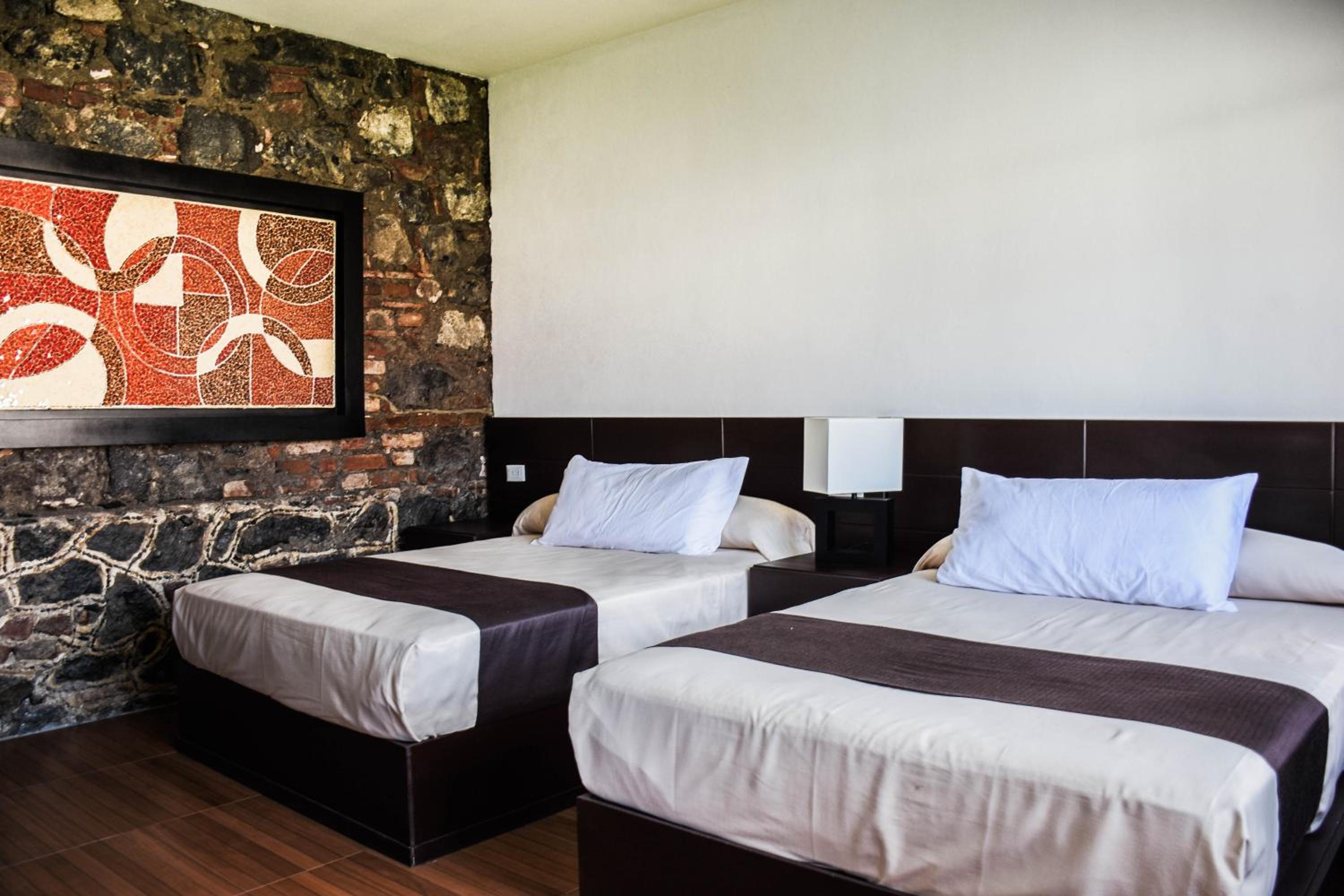 Twin Room - Photo 3