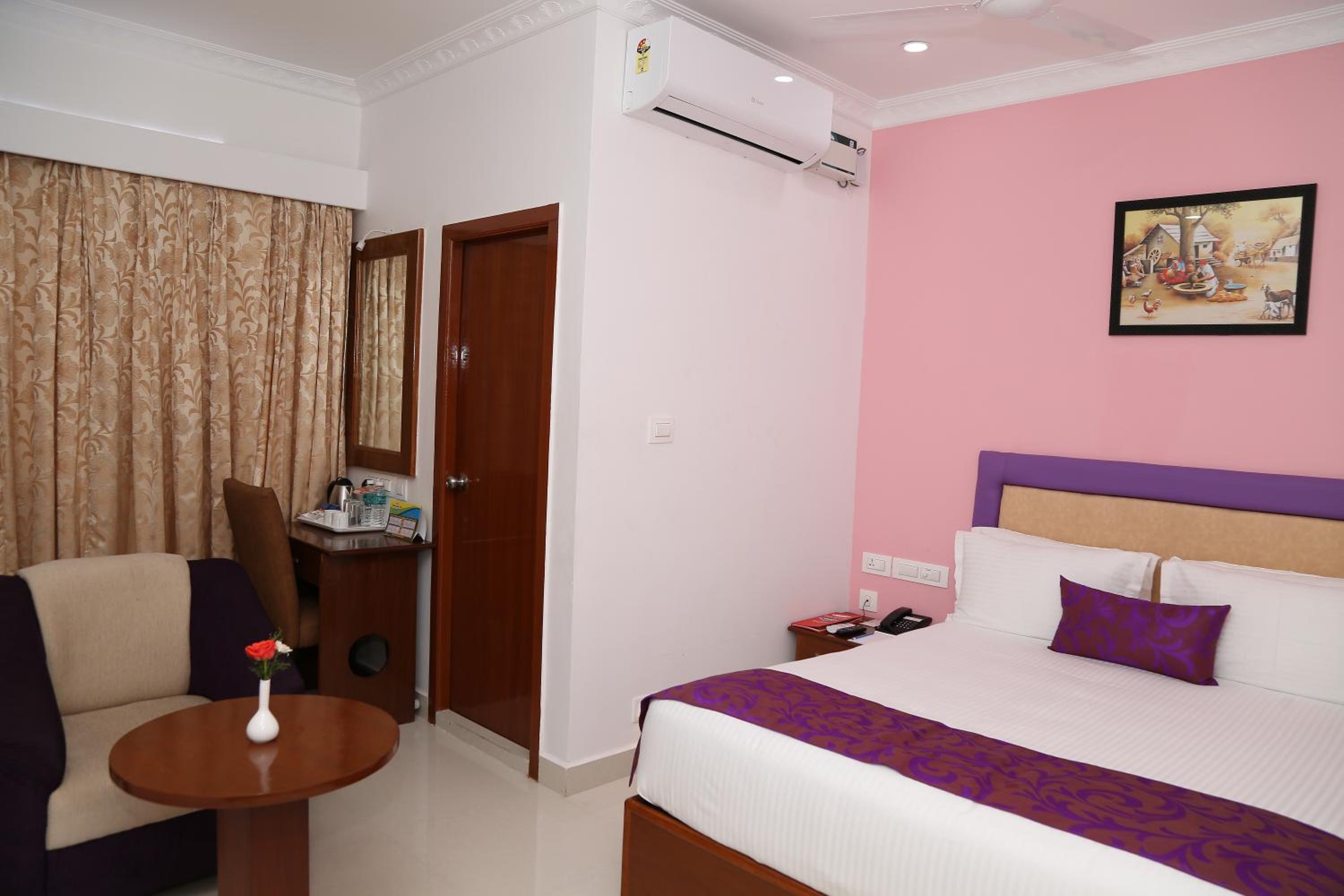 Double or Twin Room photo 2