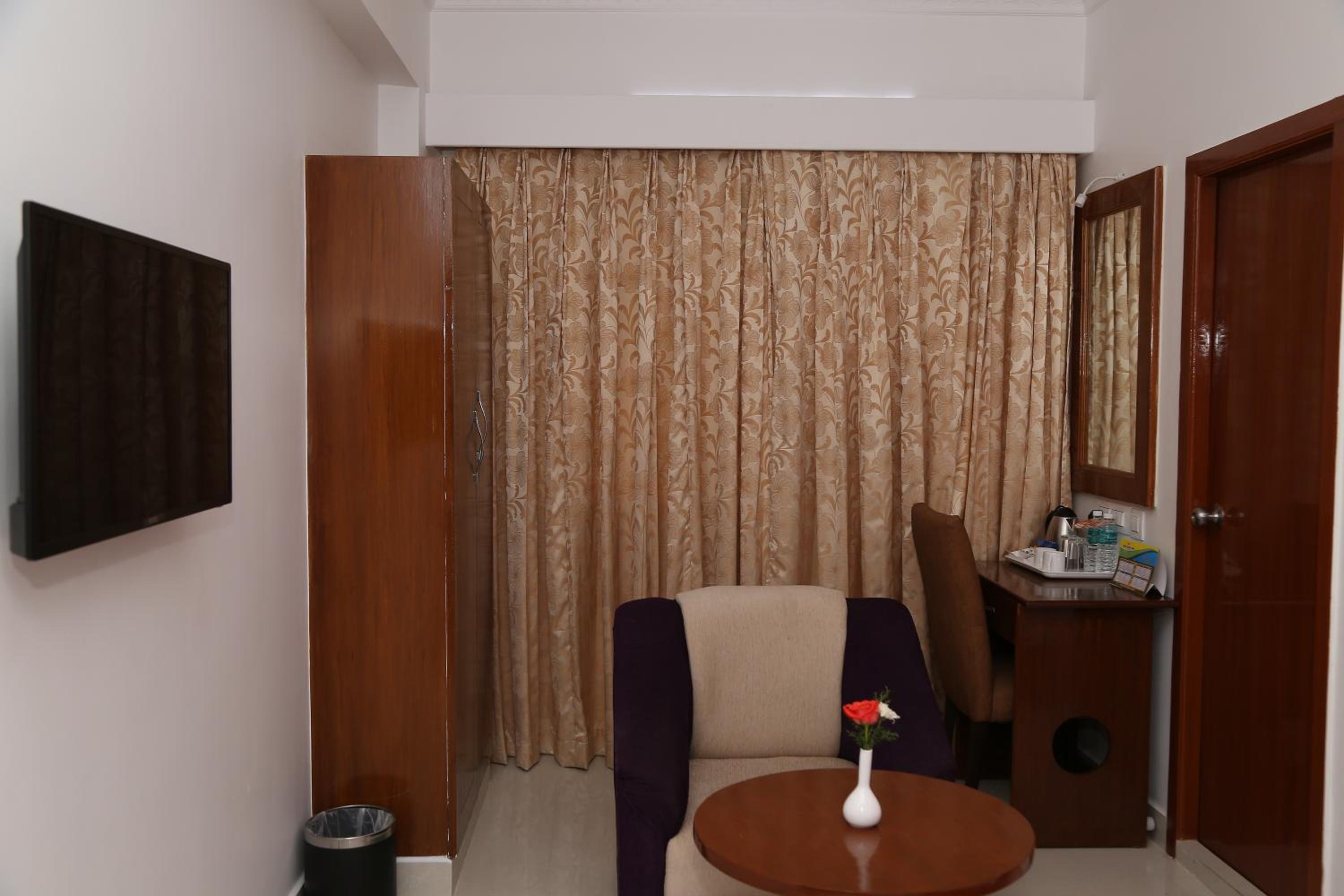 Double or Twin Room photo 3