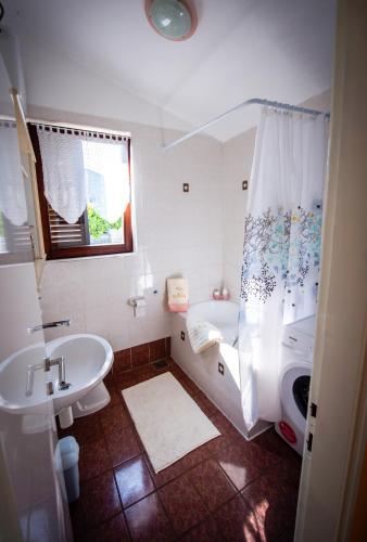 Villa photo 3
