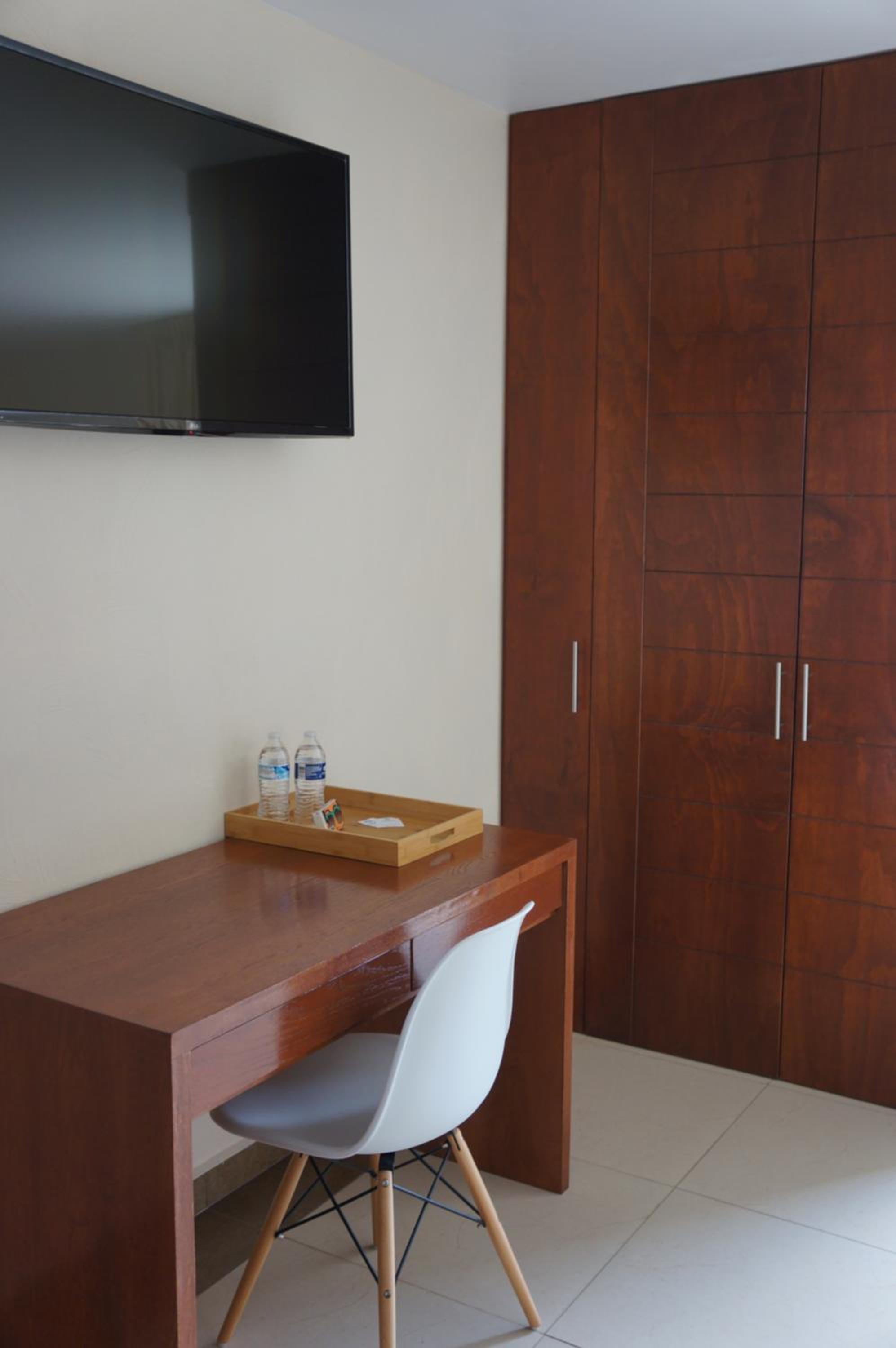 Standard Queen Room - Photo 2