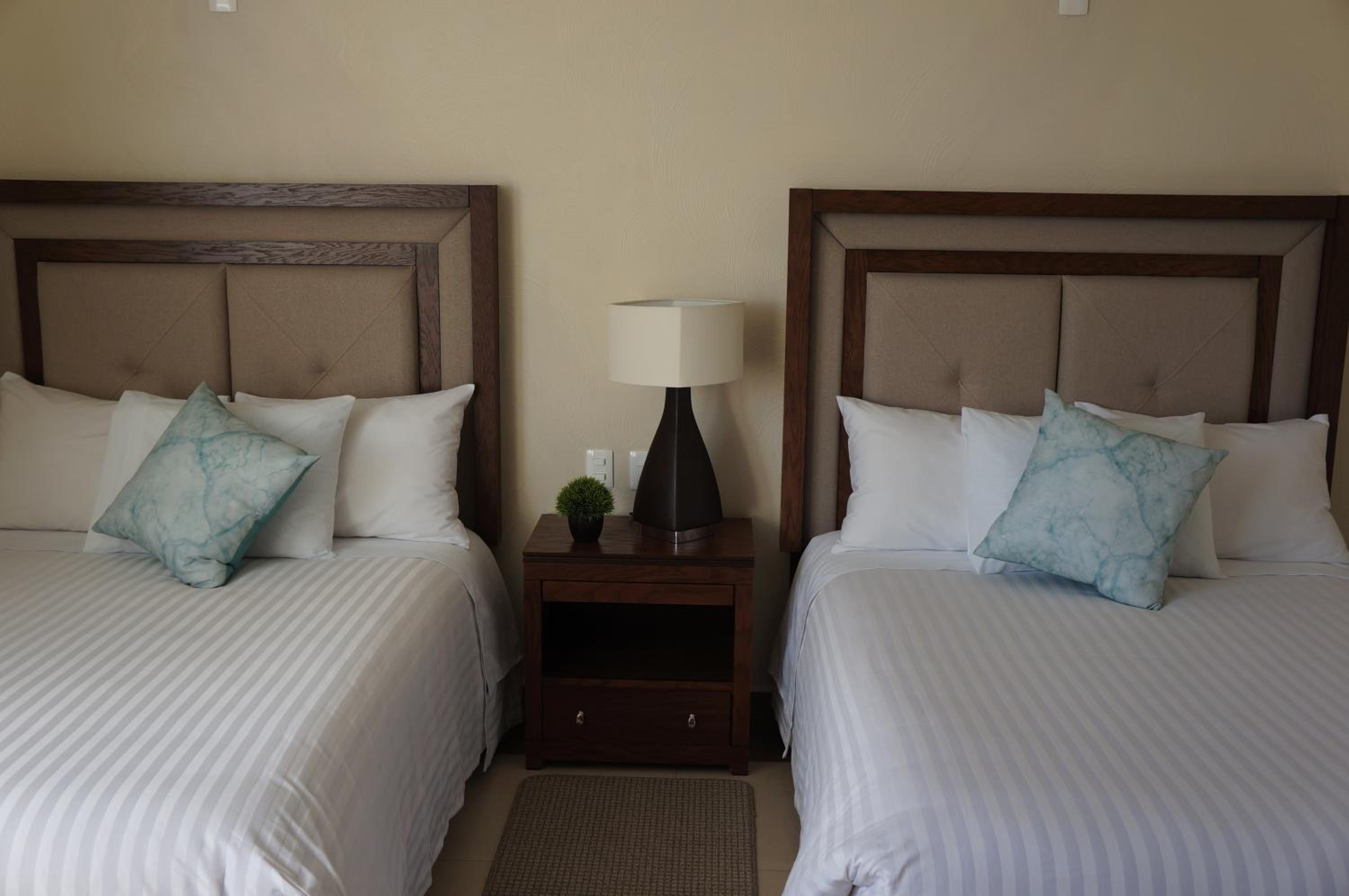Twin Room - Photo 23