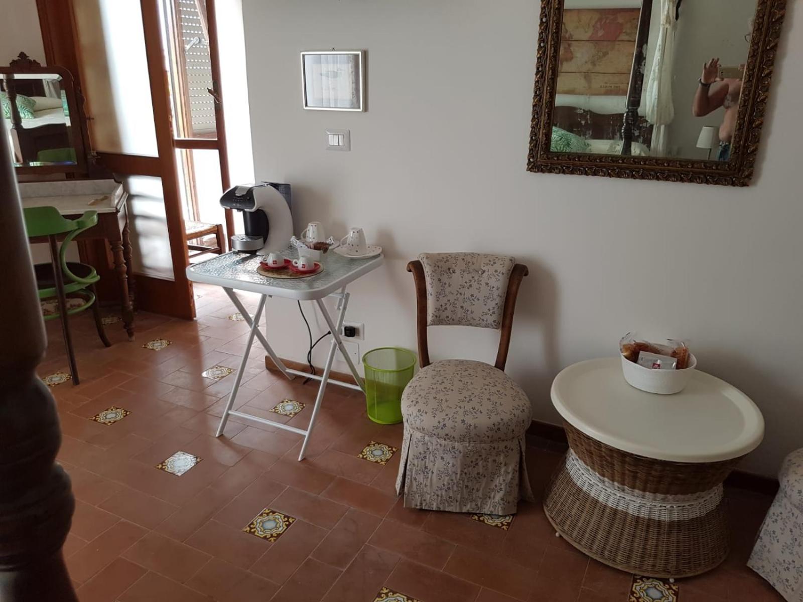 Deluxe Room - Photo 16