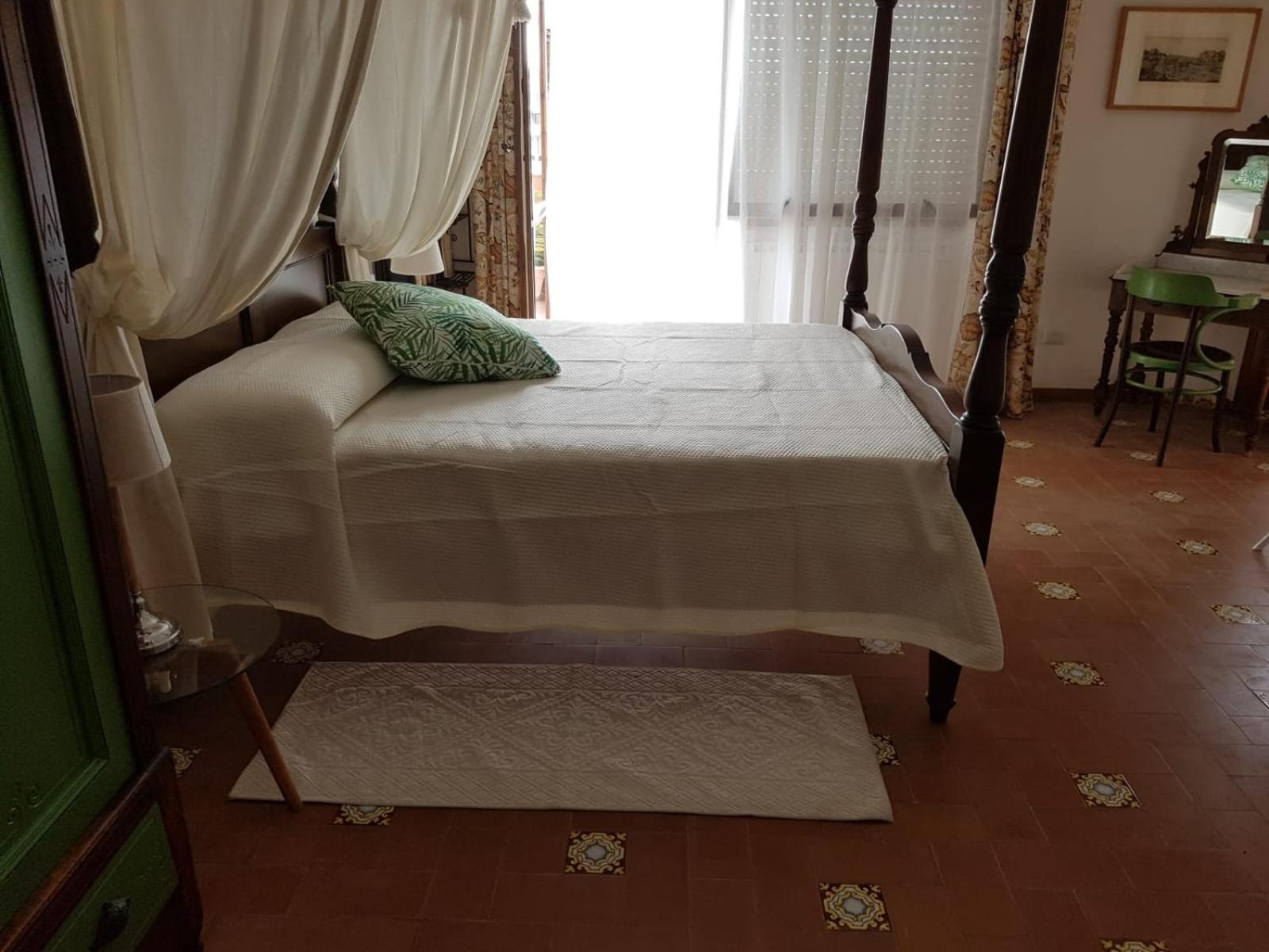 Deluxe Room - Photo 17
