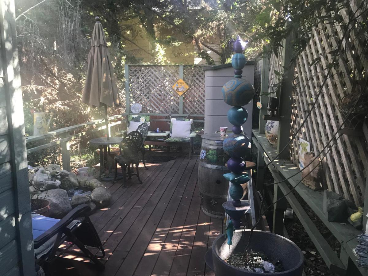 Queen Room with Balcony photo 1