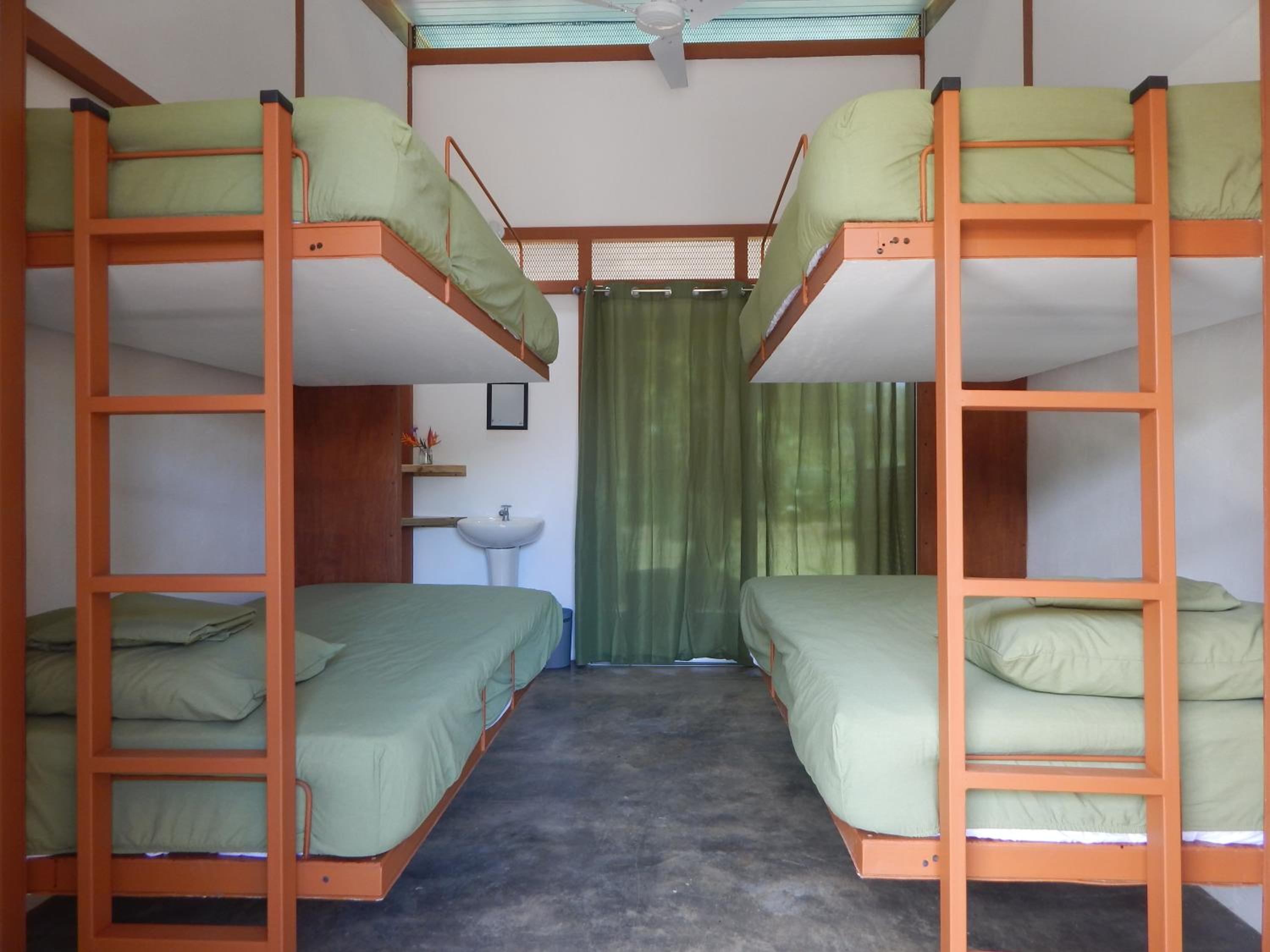 Bed in 4-Bed Mixed Dormitory Room photo 2