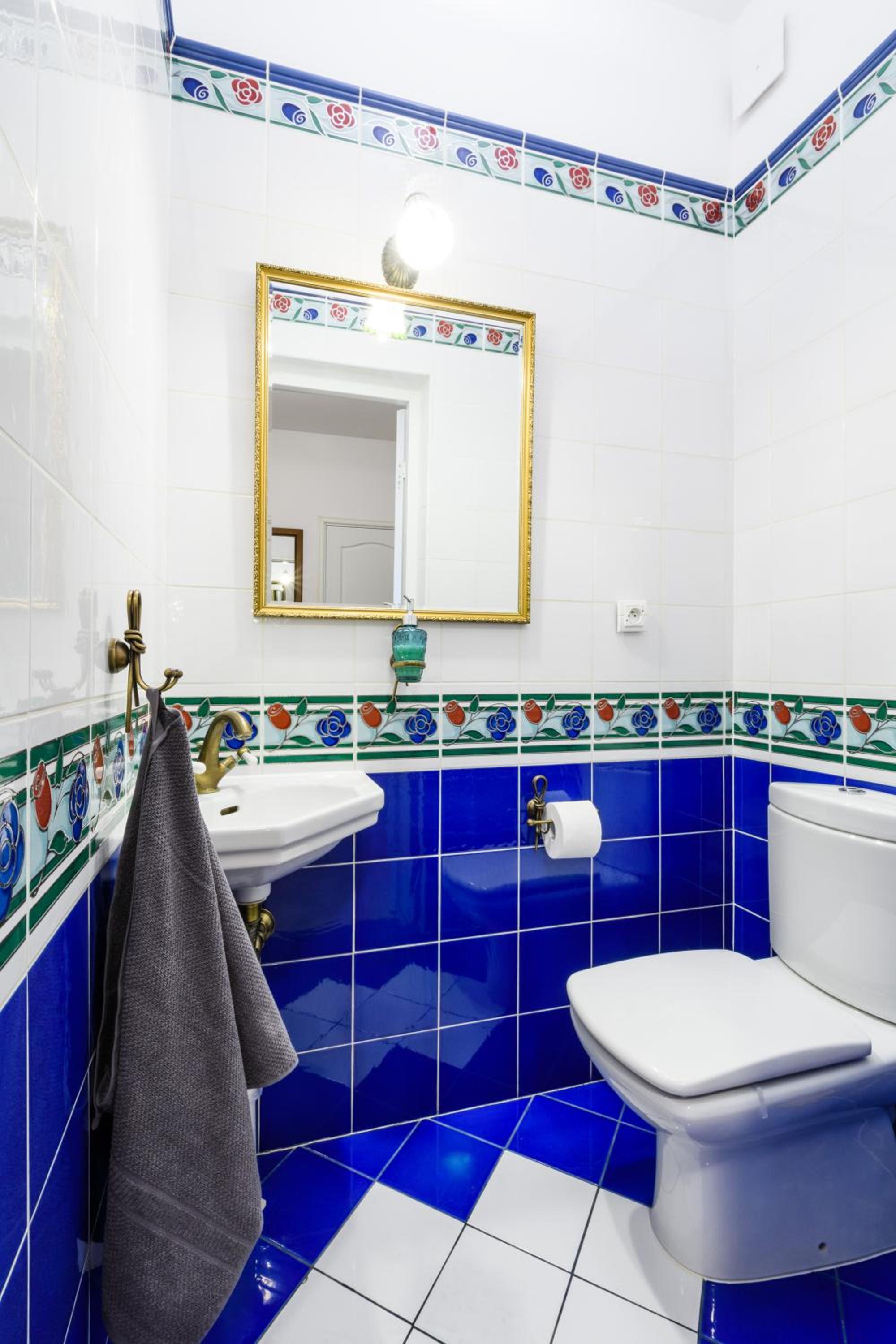 Three-Bedroom Apartment - Photo 37