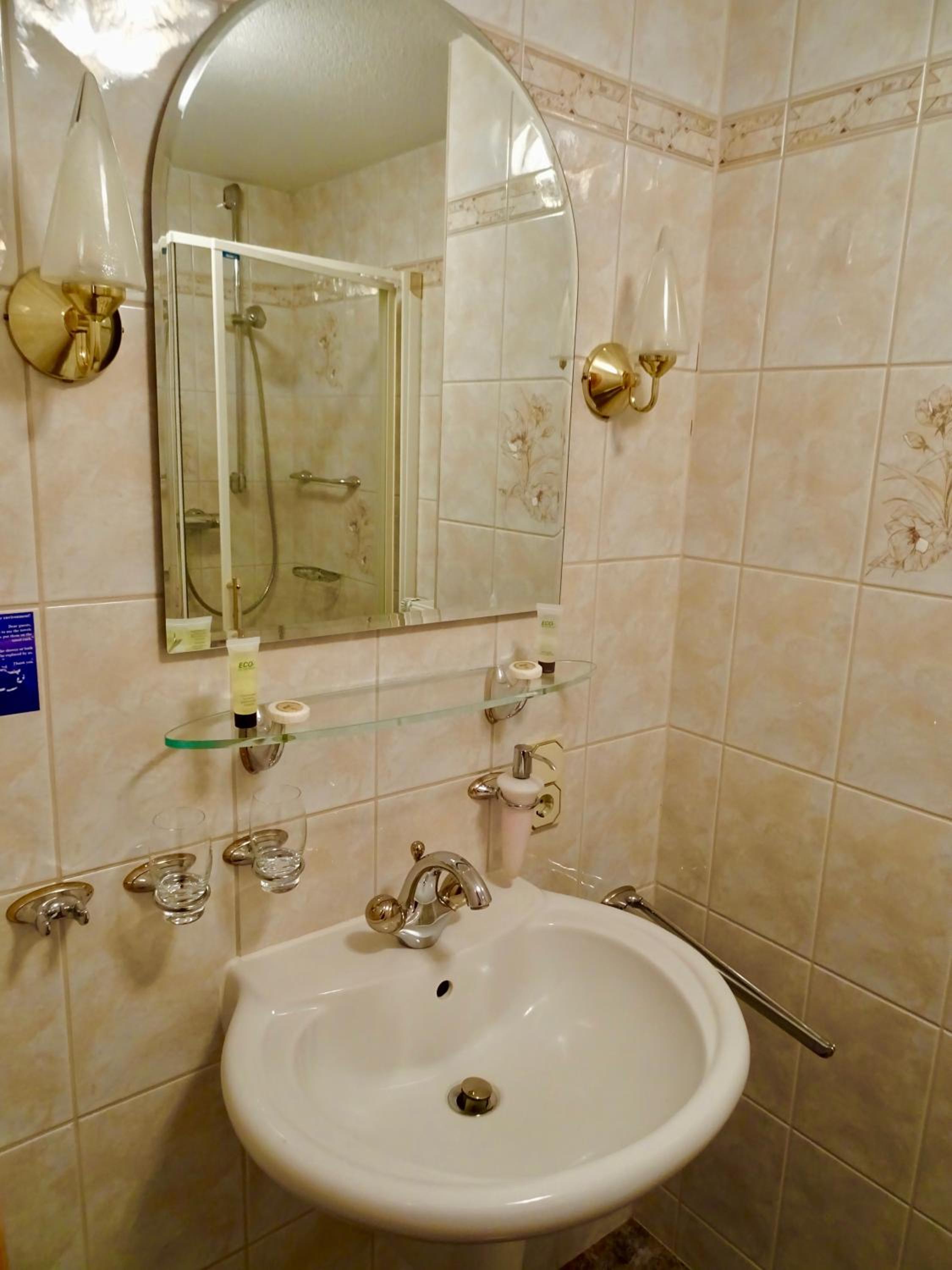 Double Room With Private Bathroom photo 2