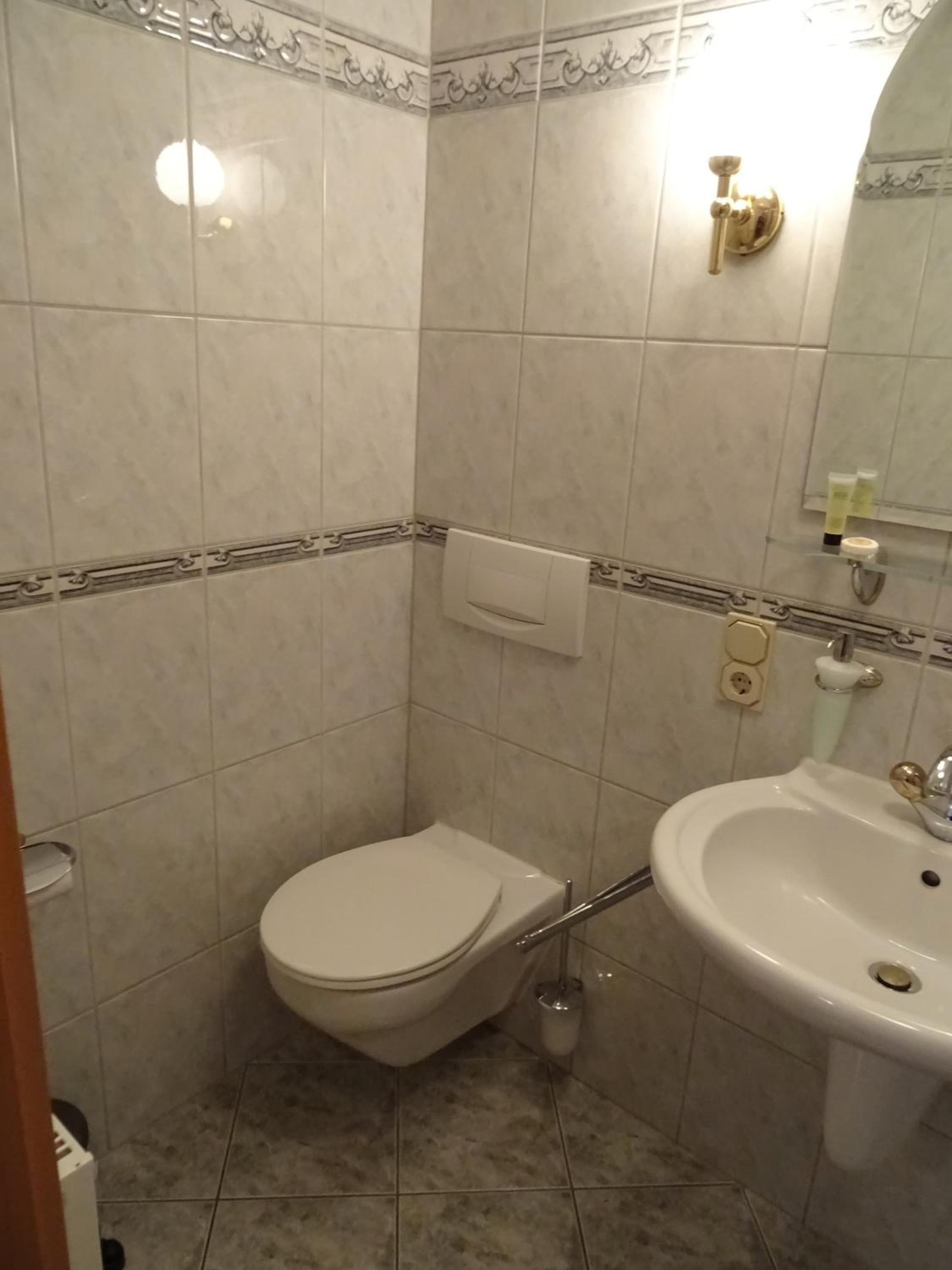 Double Room With Private Bathroom photo 3