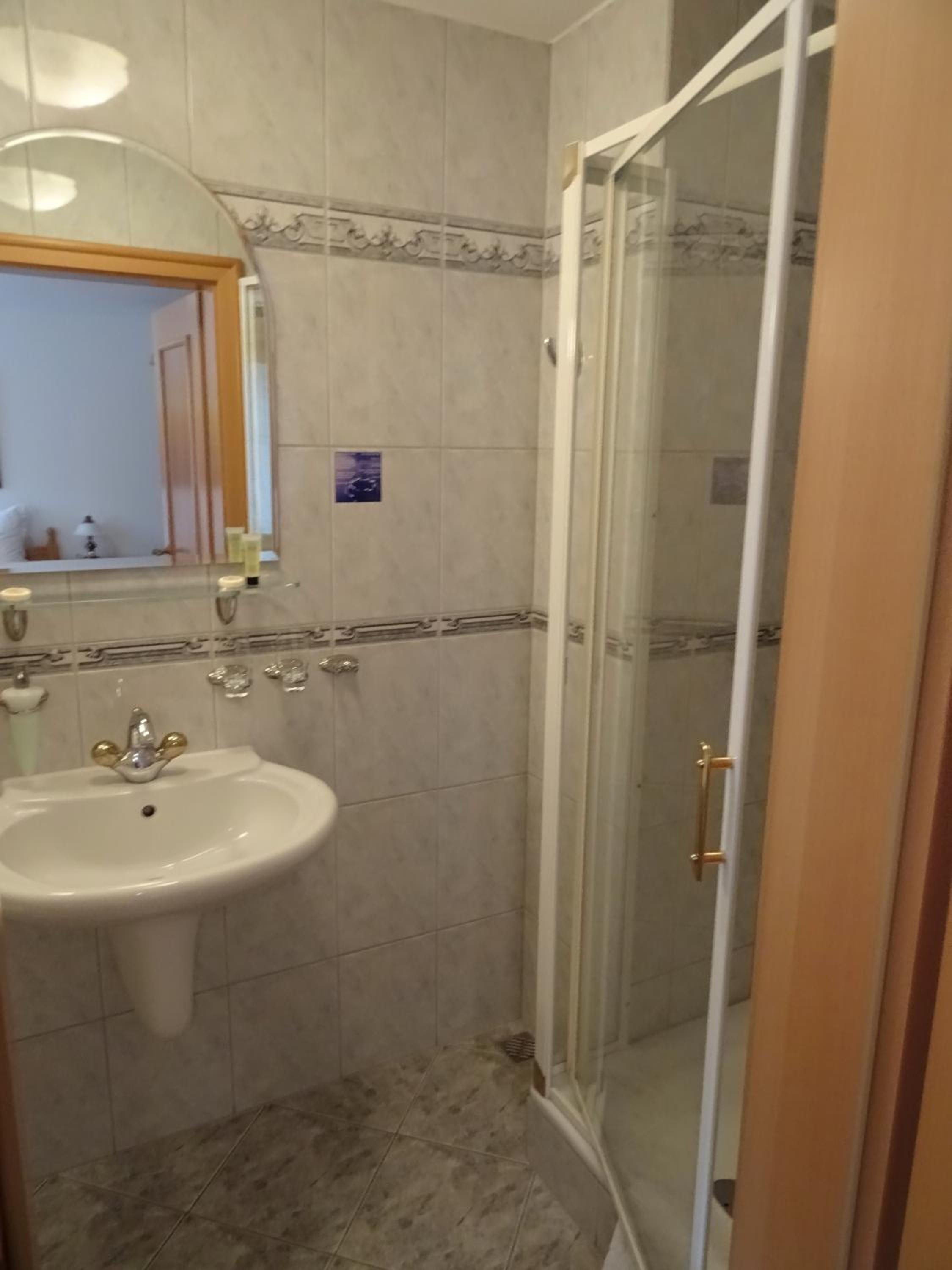 Double Room With Private Bathroom photo 2