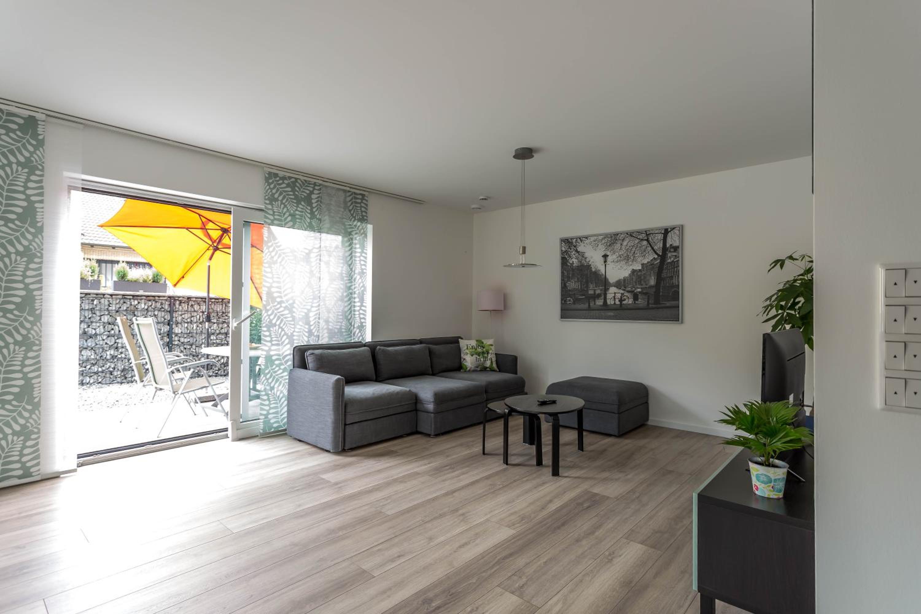 Apartment photo 2