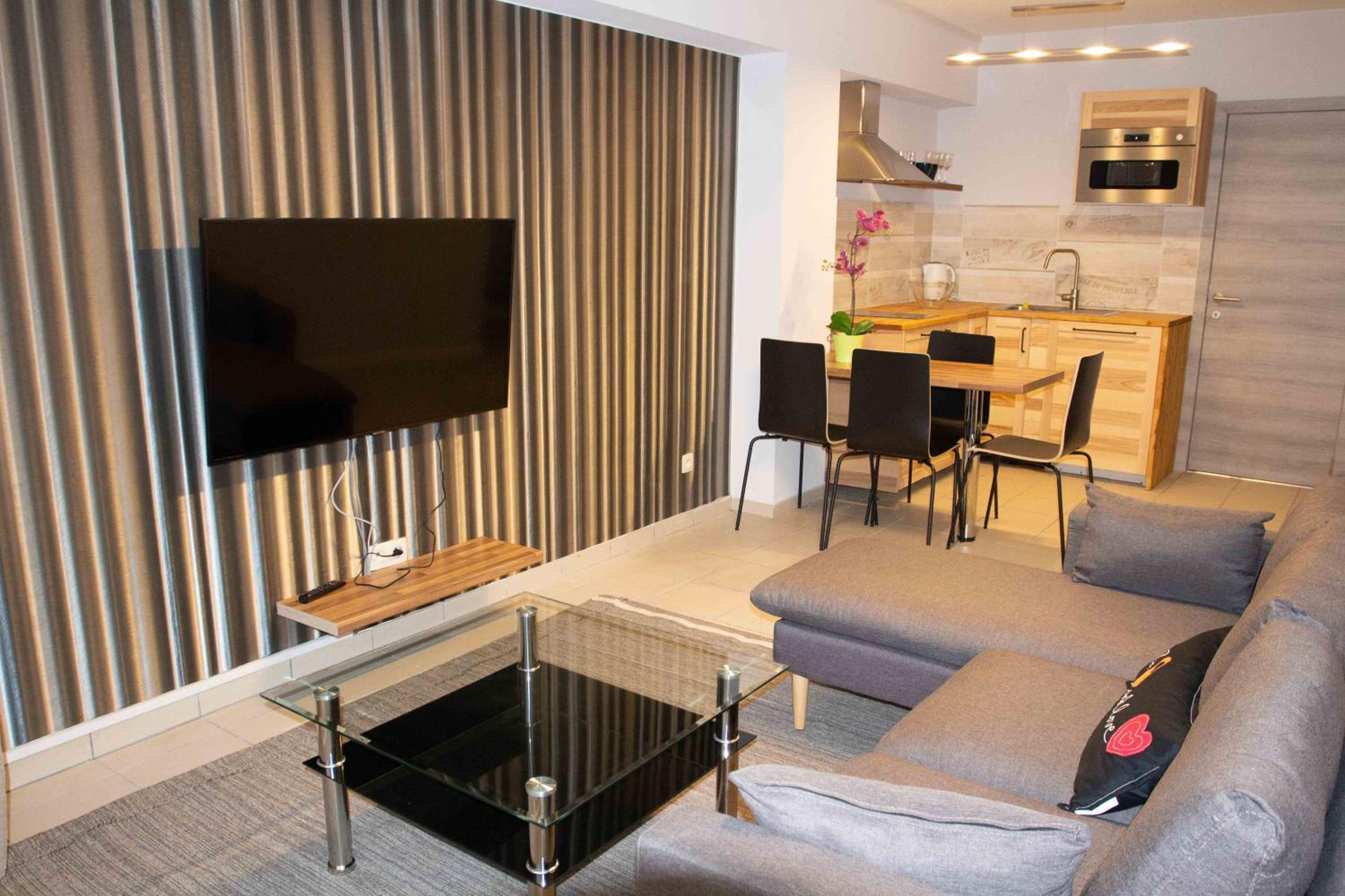 Apartment photo 1
