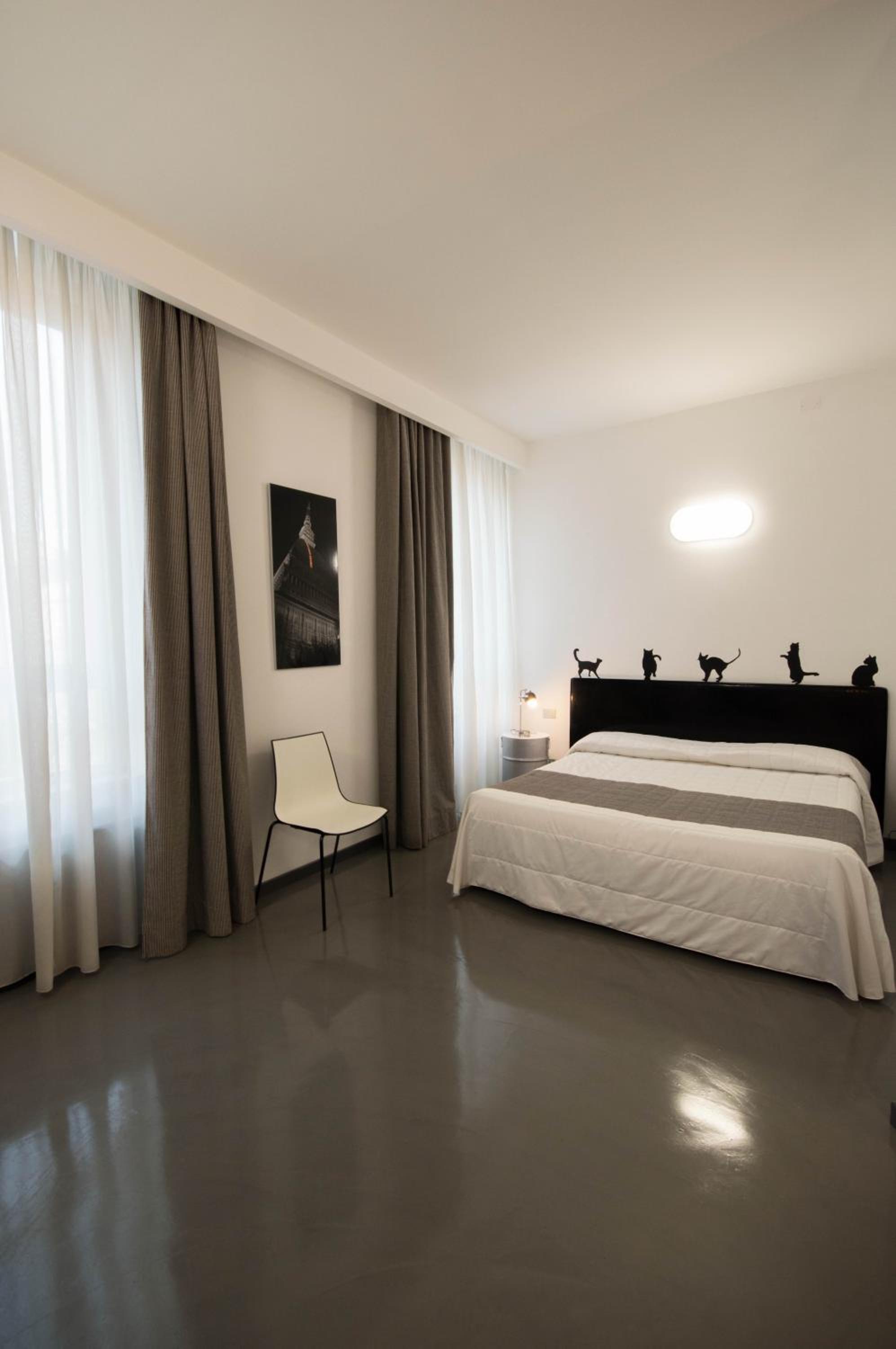 Deluxe Studio (4 Adults) - Photo 23