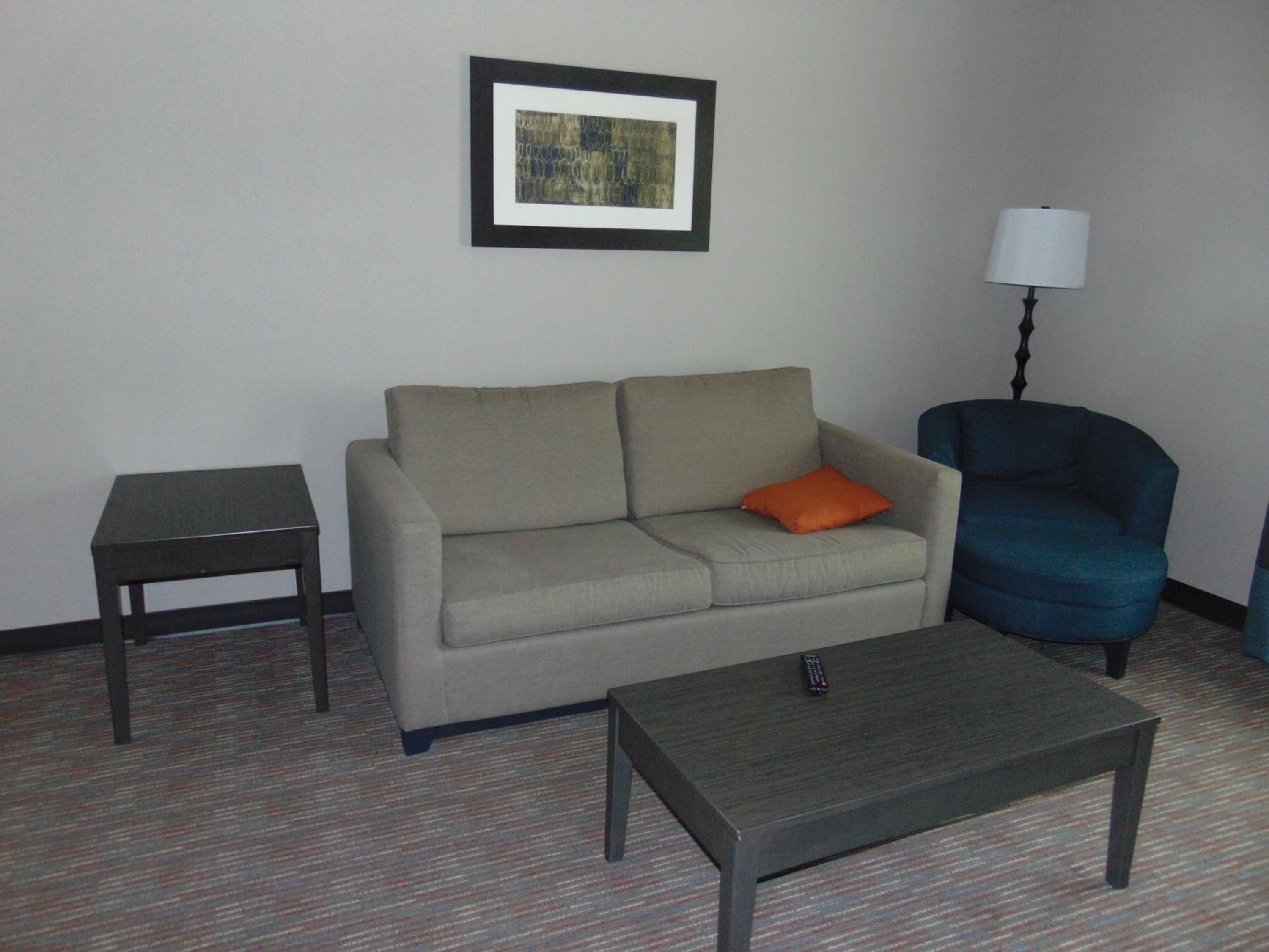 One-Bedroom King Suite - Non-Smoking - Photo 3