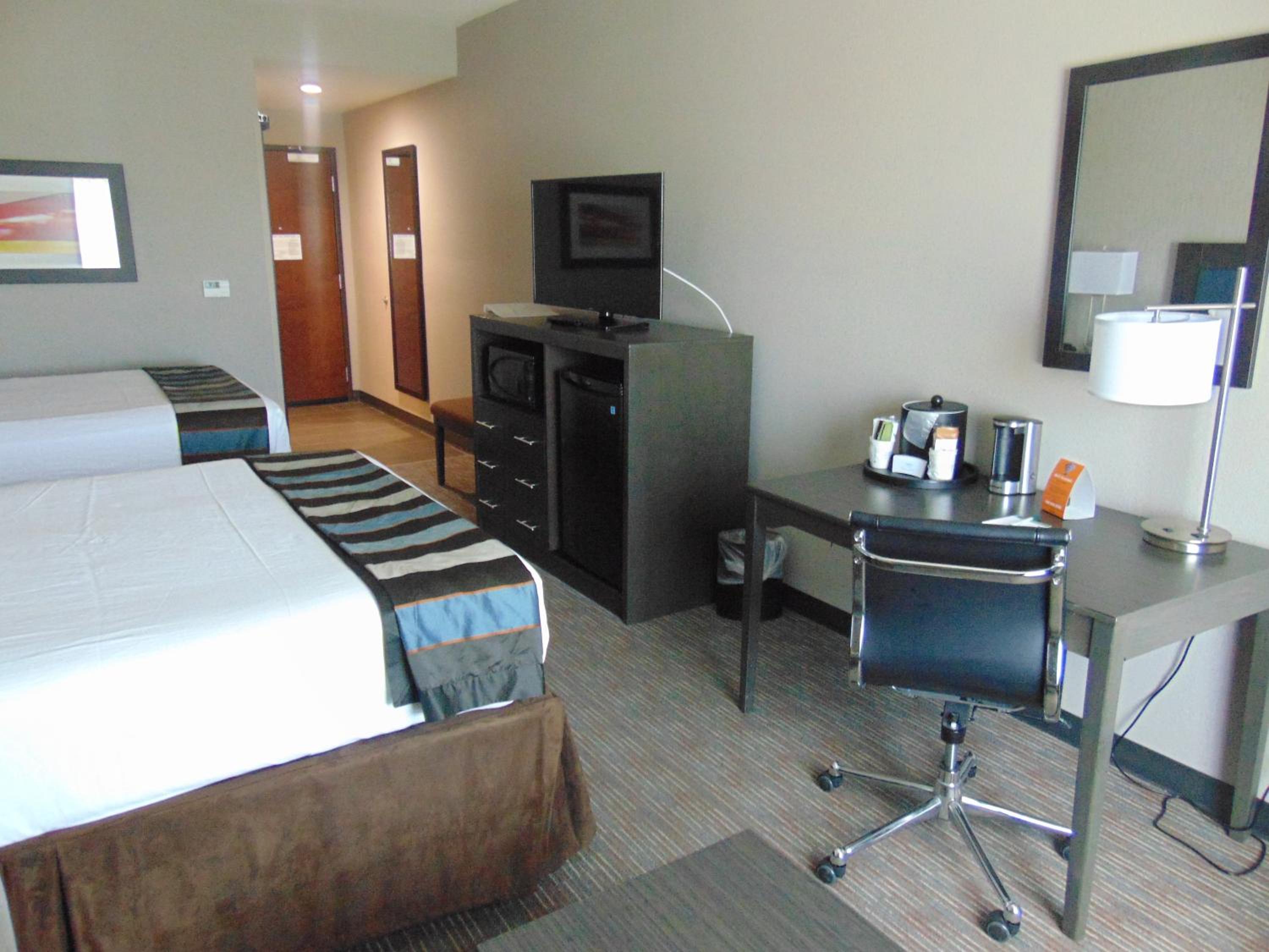 Studio Suite with Two Queen Beds - Non-Smoking - Photo 2