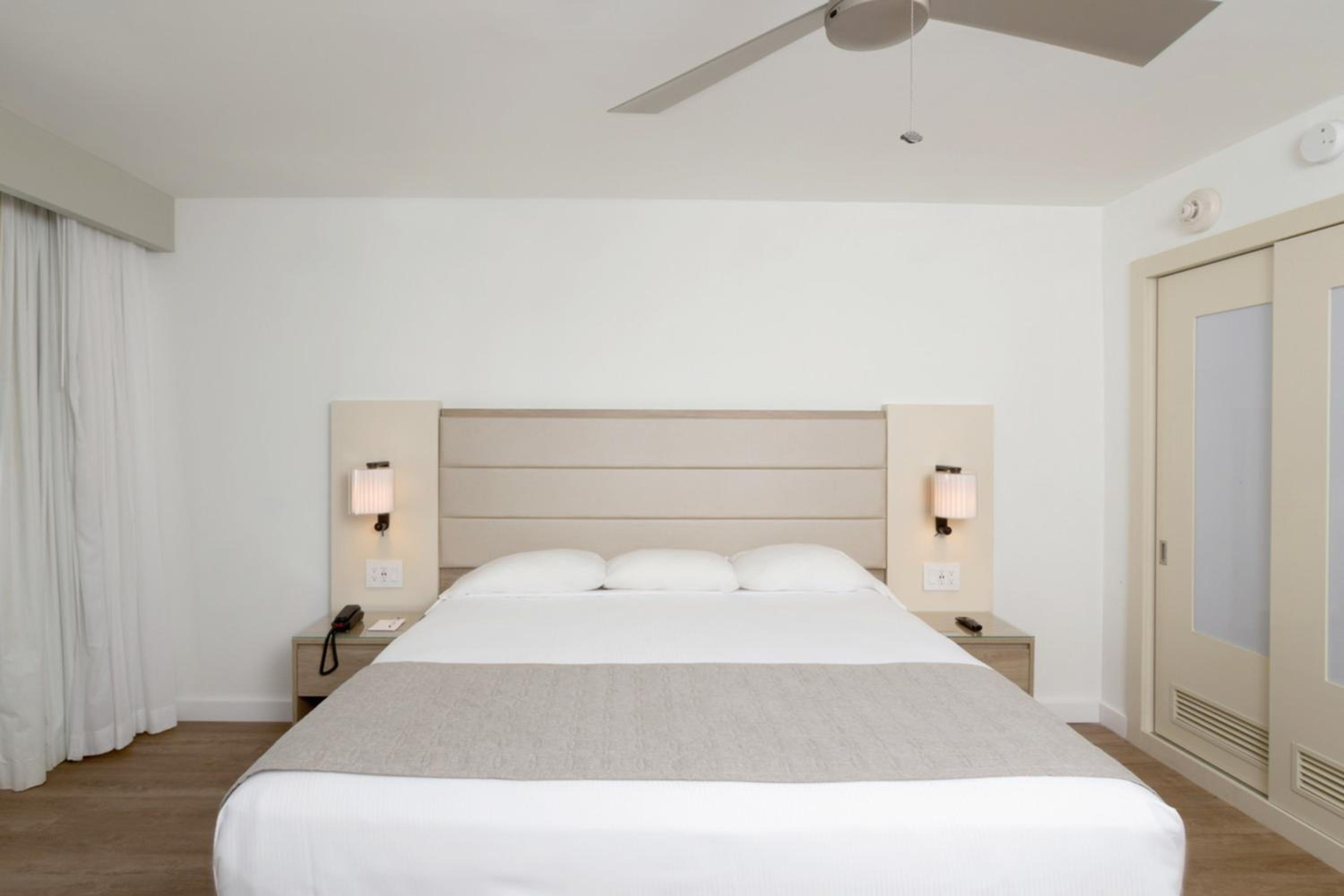 Deluxe Ocean View King Bed - Photo 2