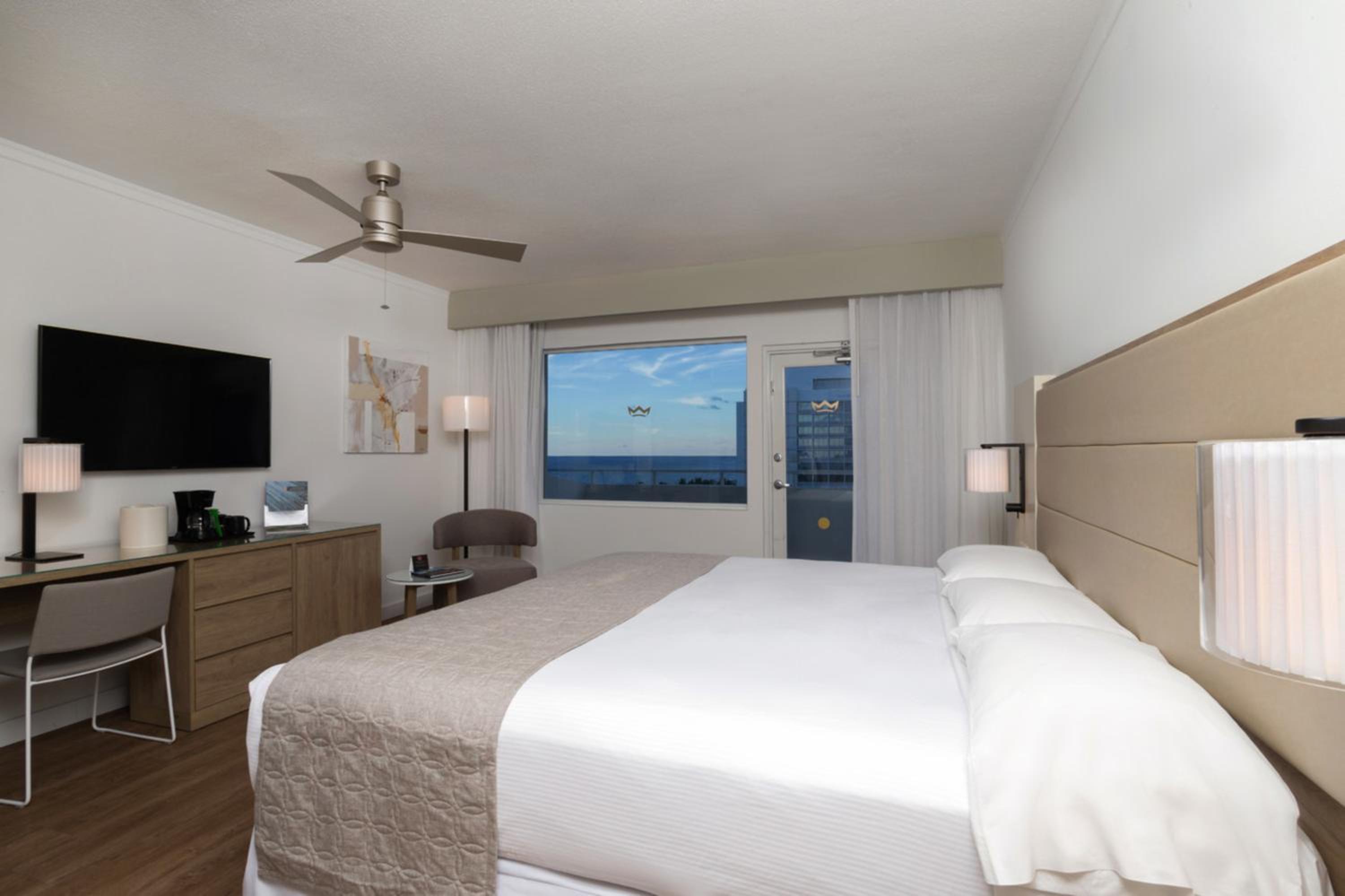 Deluxe Ocean View King Bed - Photo 1