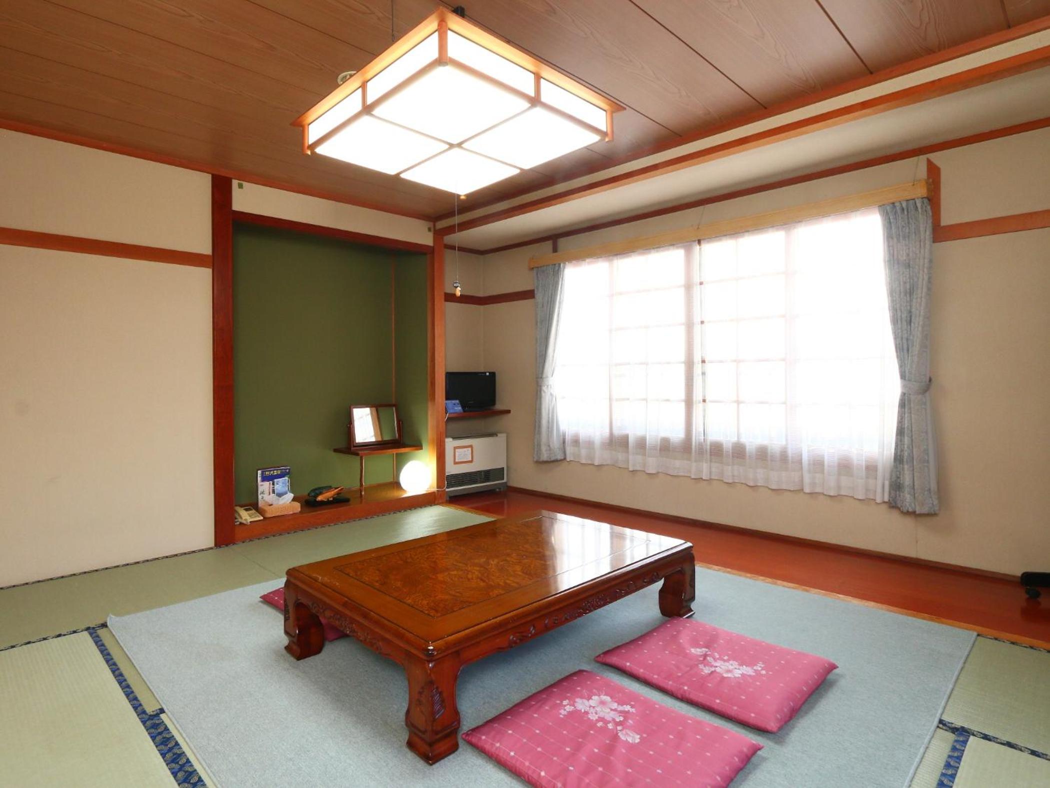 Japanese-Style Family Room - Non-Smoking