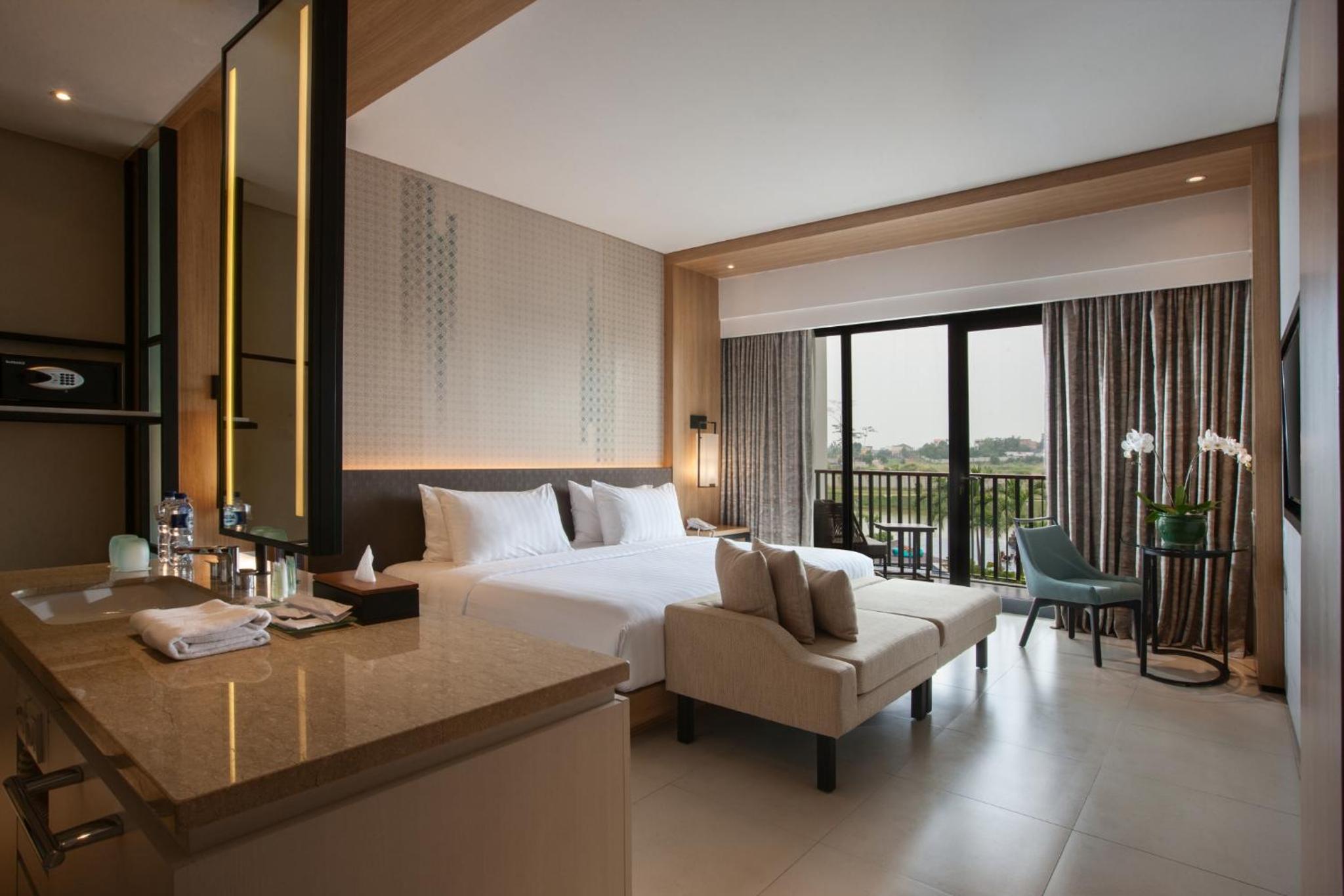 Deluxe Room Hollywood Lake View