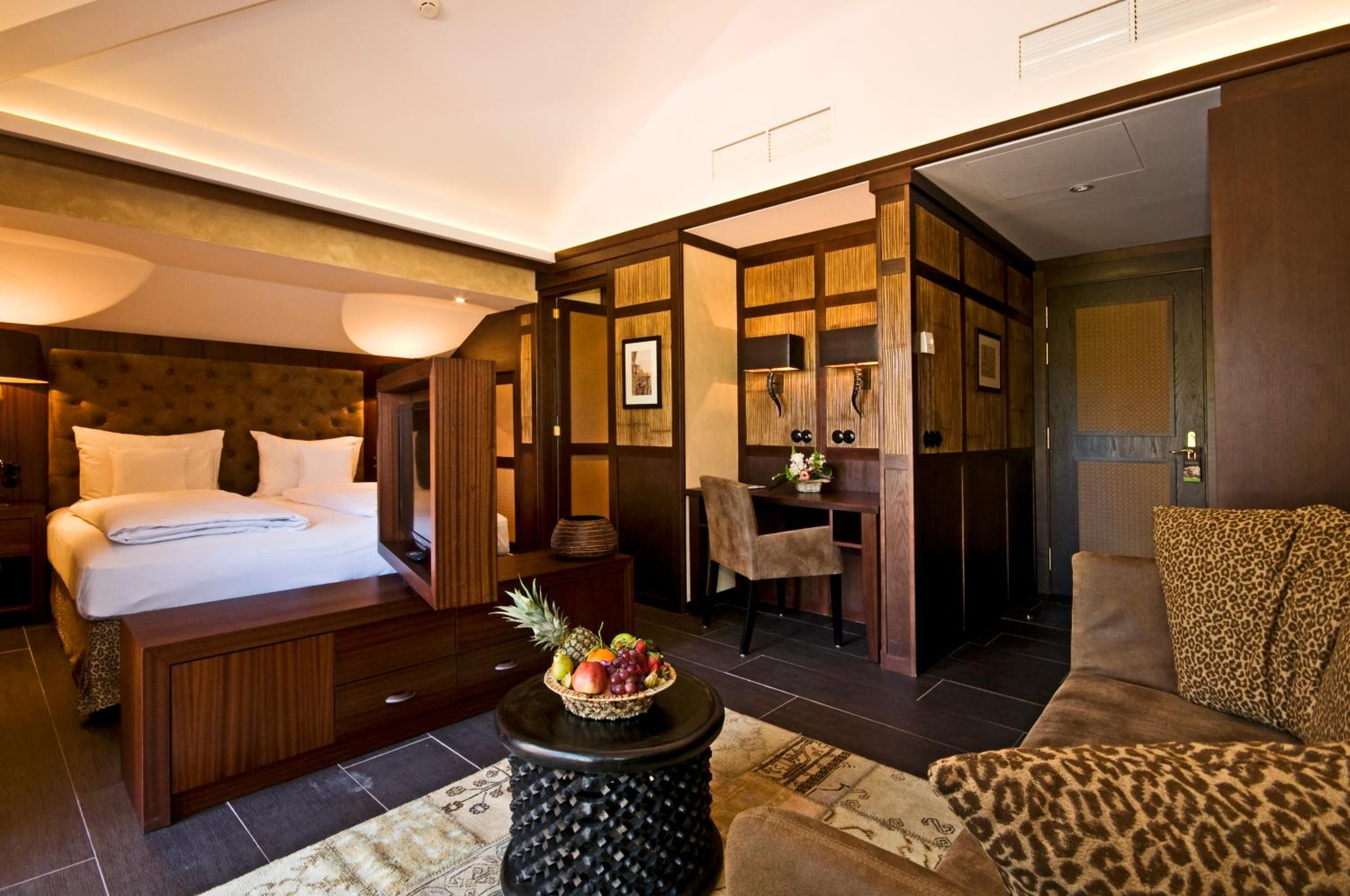 African Junior Suite