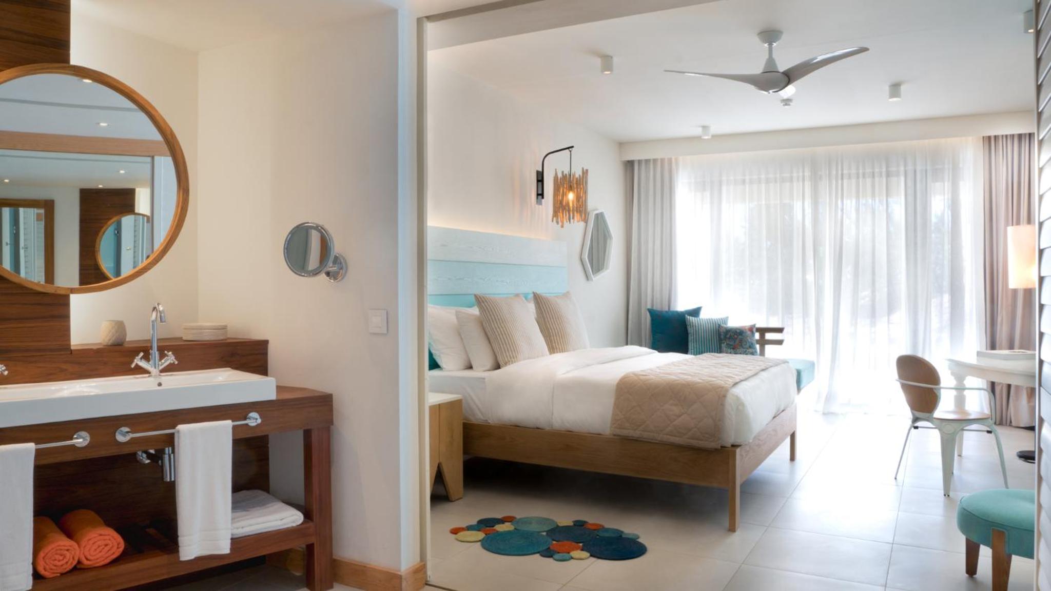Deluxe Room - Photo 9