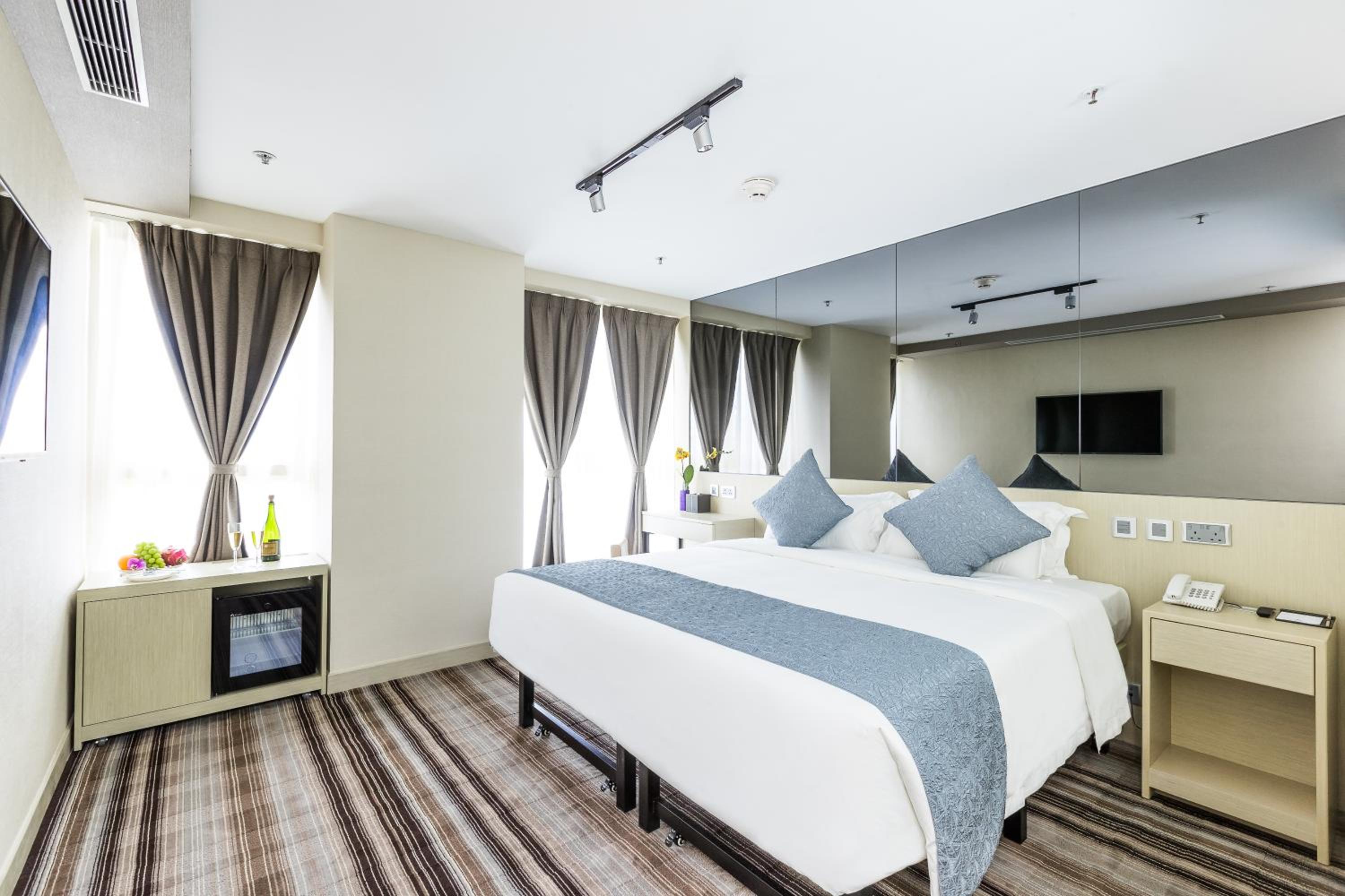 Deluxe Double or Twin Room photo 2