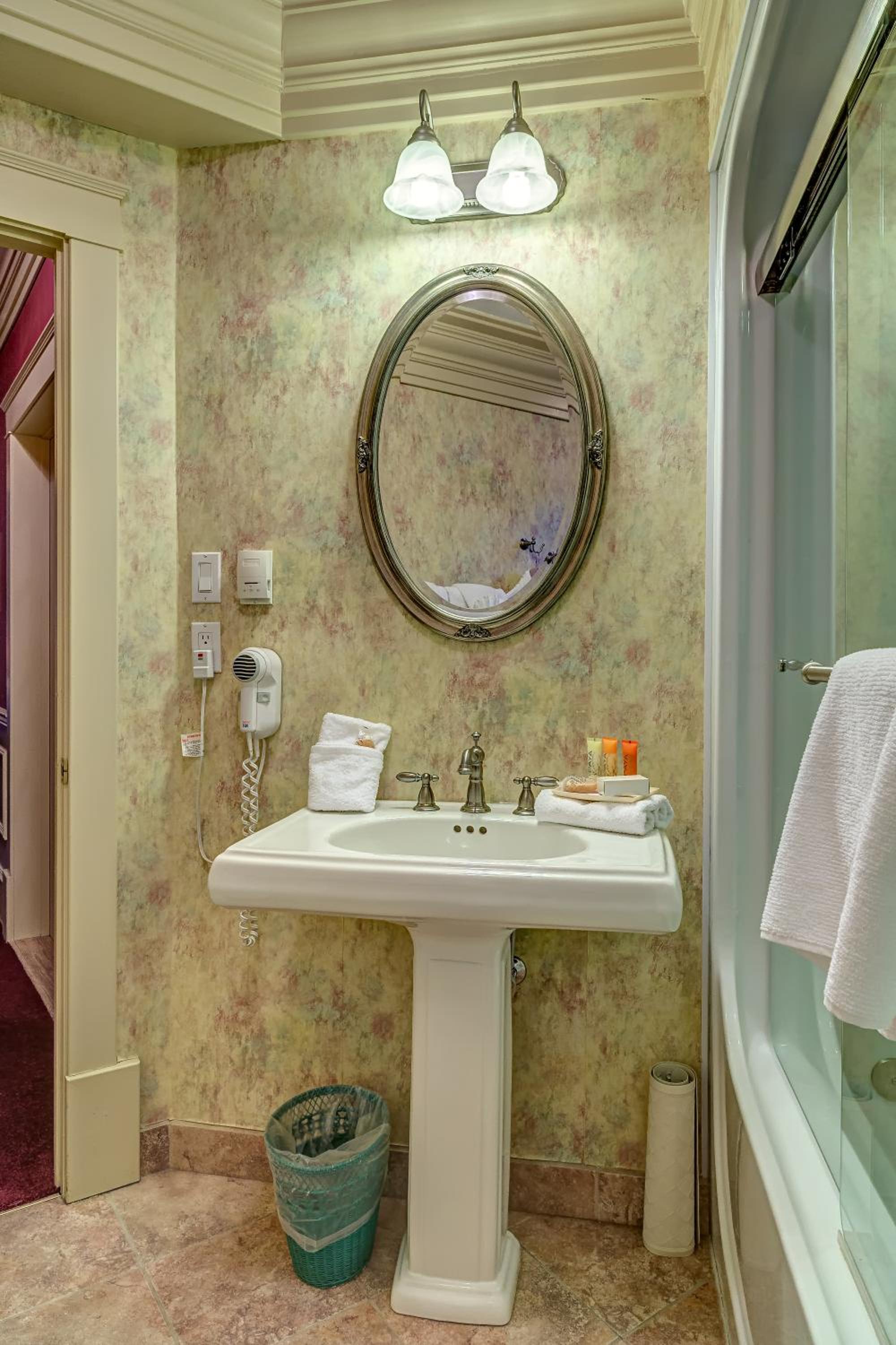 Executive One-Bedroom Suite photo 3