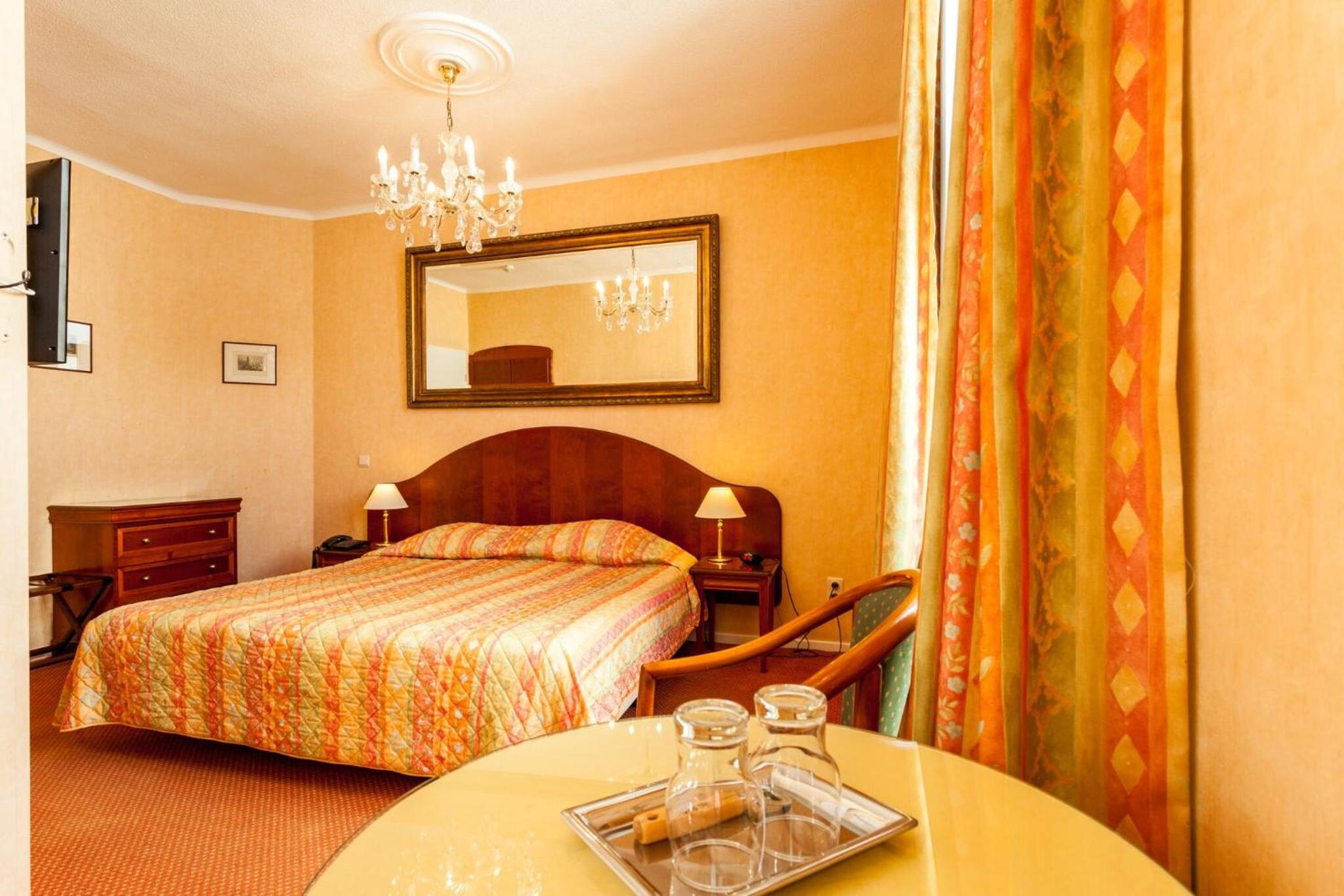 Double Room Courtyard - Photo 5