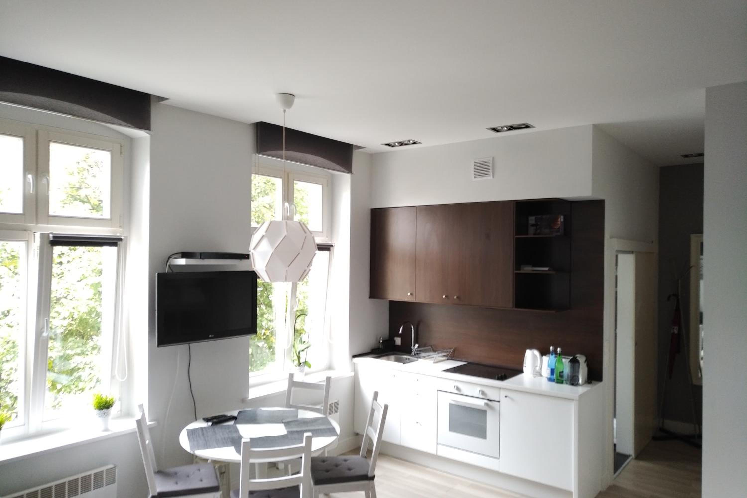Studio Apartment - Photo 19