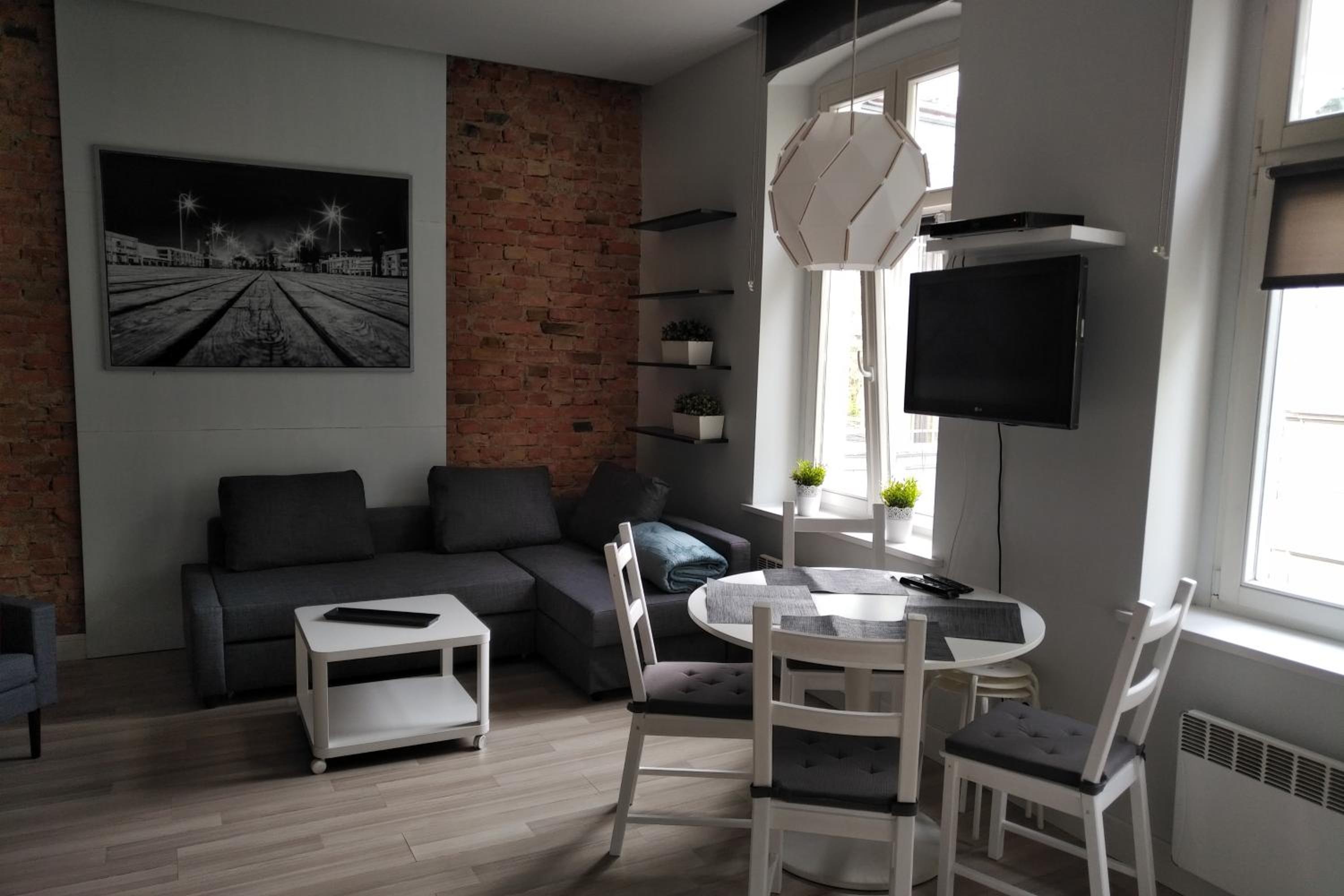 Studio Apartment - Photo 4