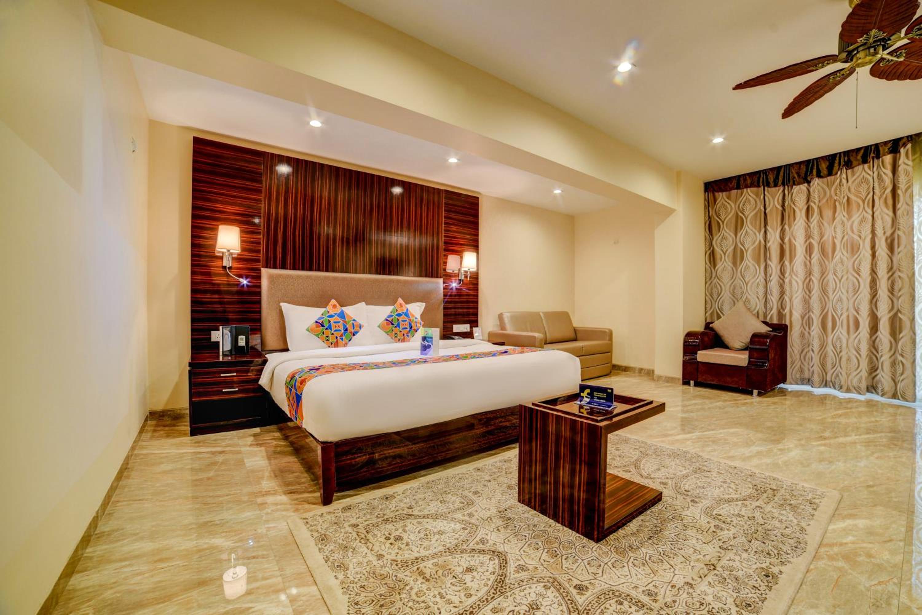 (Sanitized) Suite photo 1