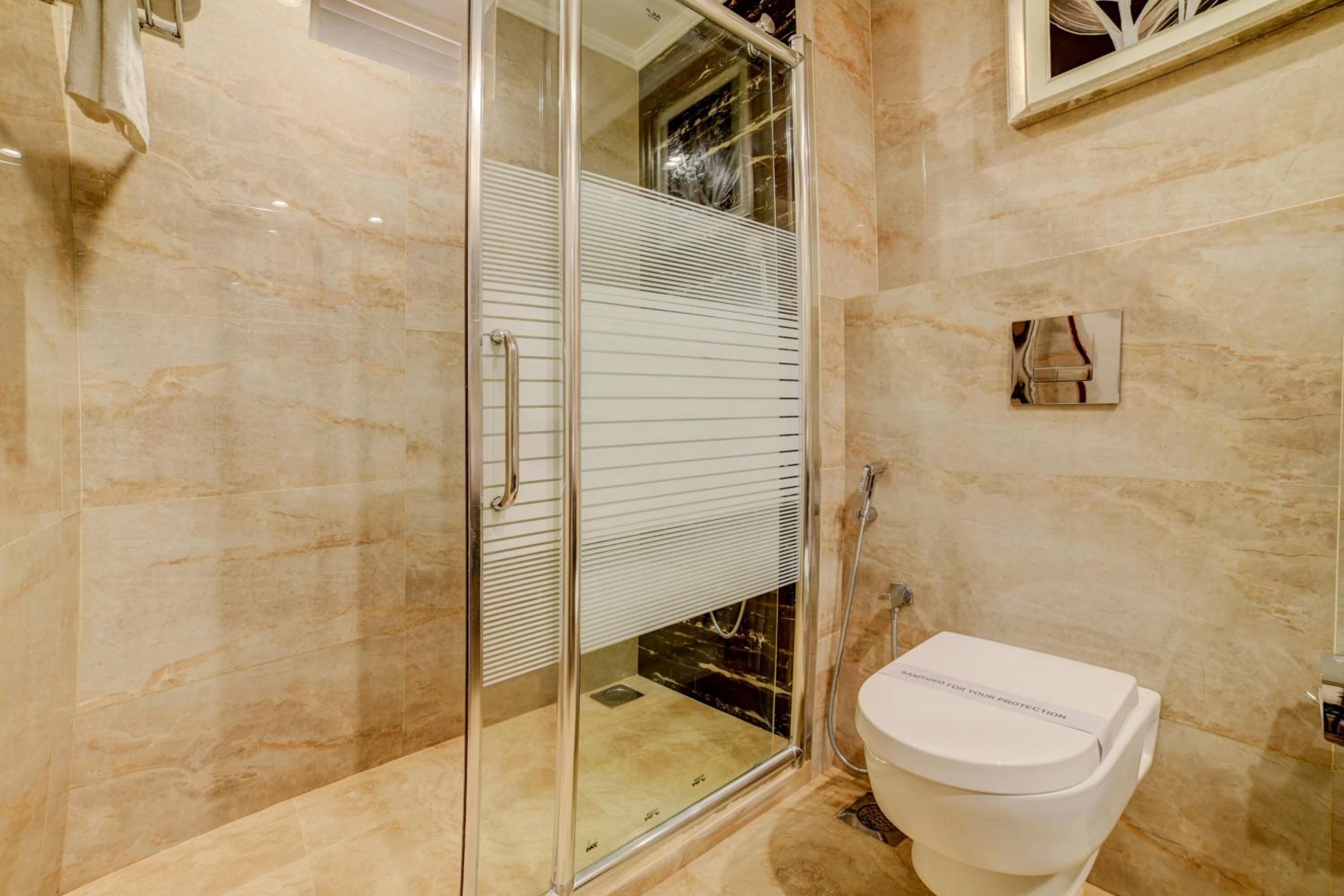 (Sanitized) Suite photo 2