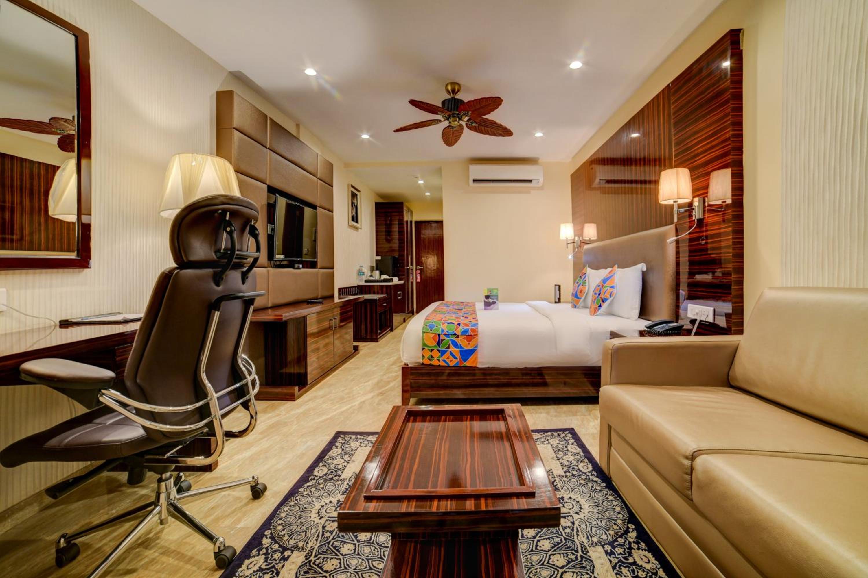 (Sanitized) Superior King Room photo 2